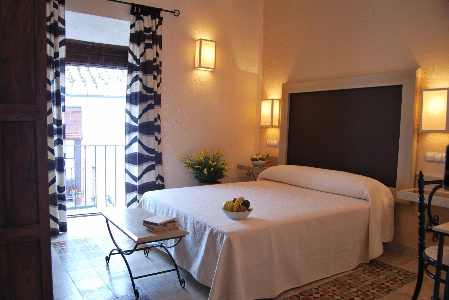 Standard Double Room - Photo 3