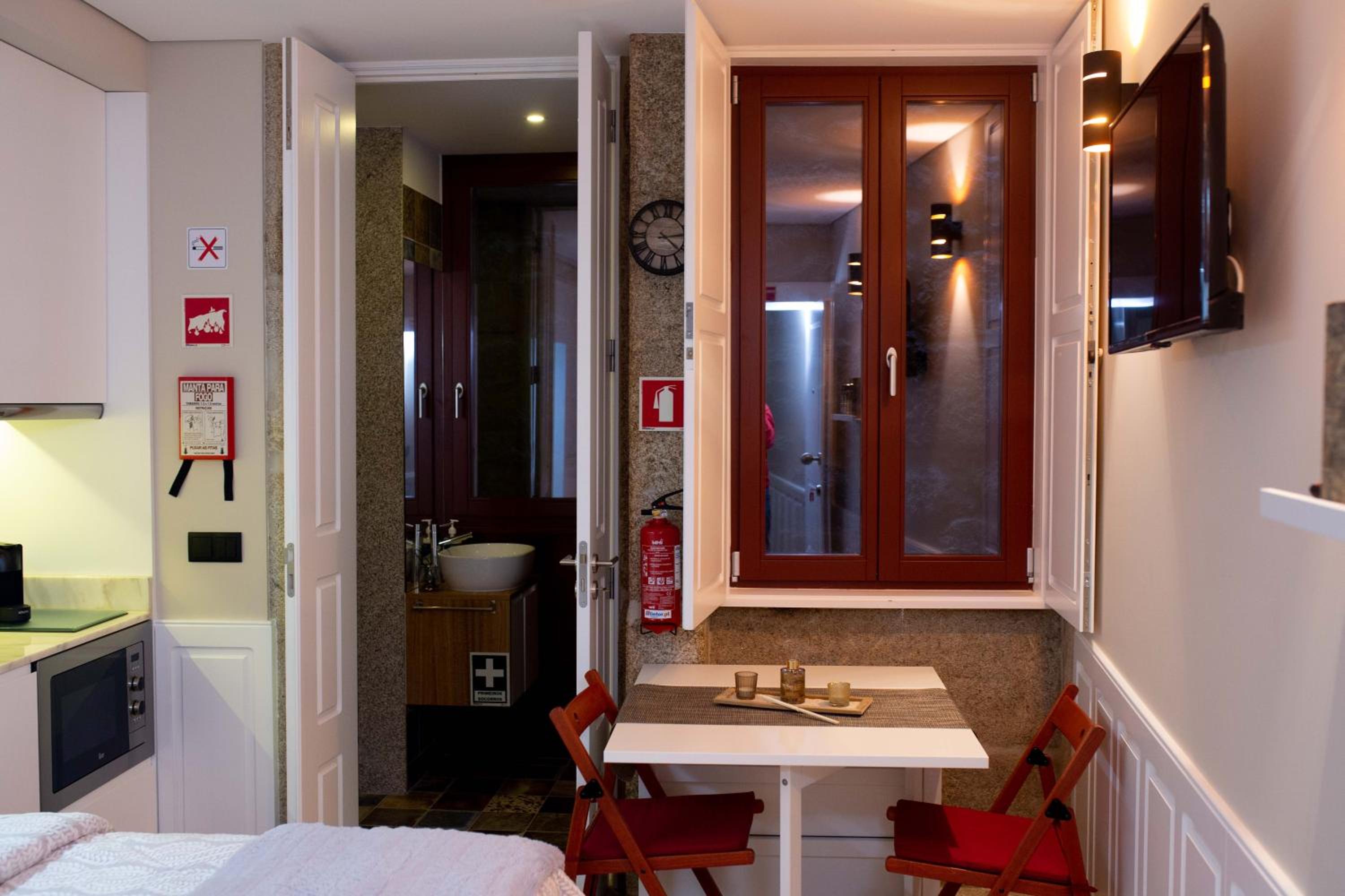 One-Bedroom Apartment - Photo 28