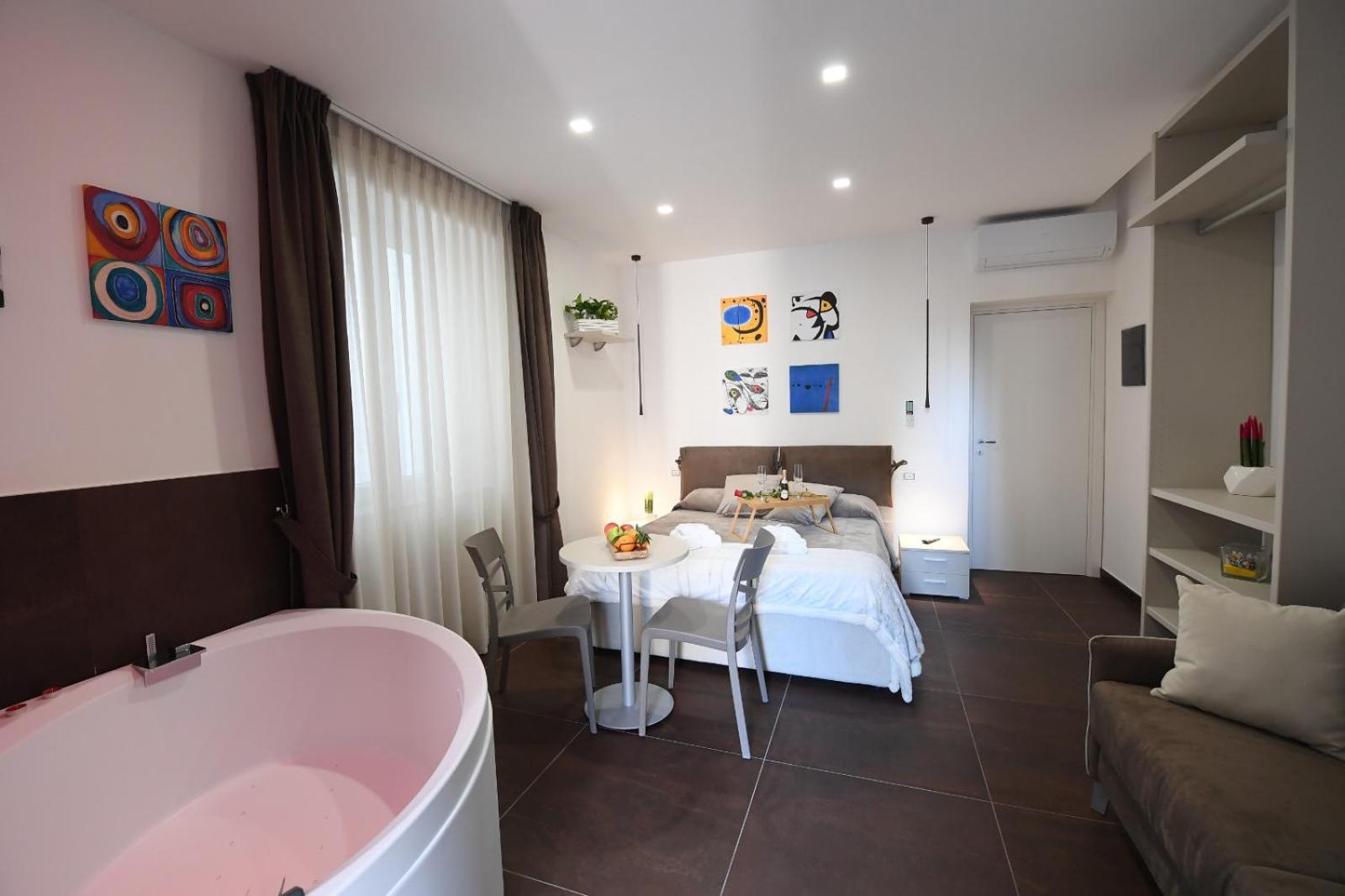 Double Room with Spa Bath photo 2
