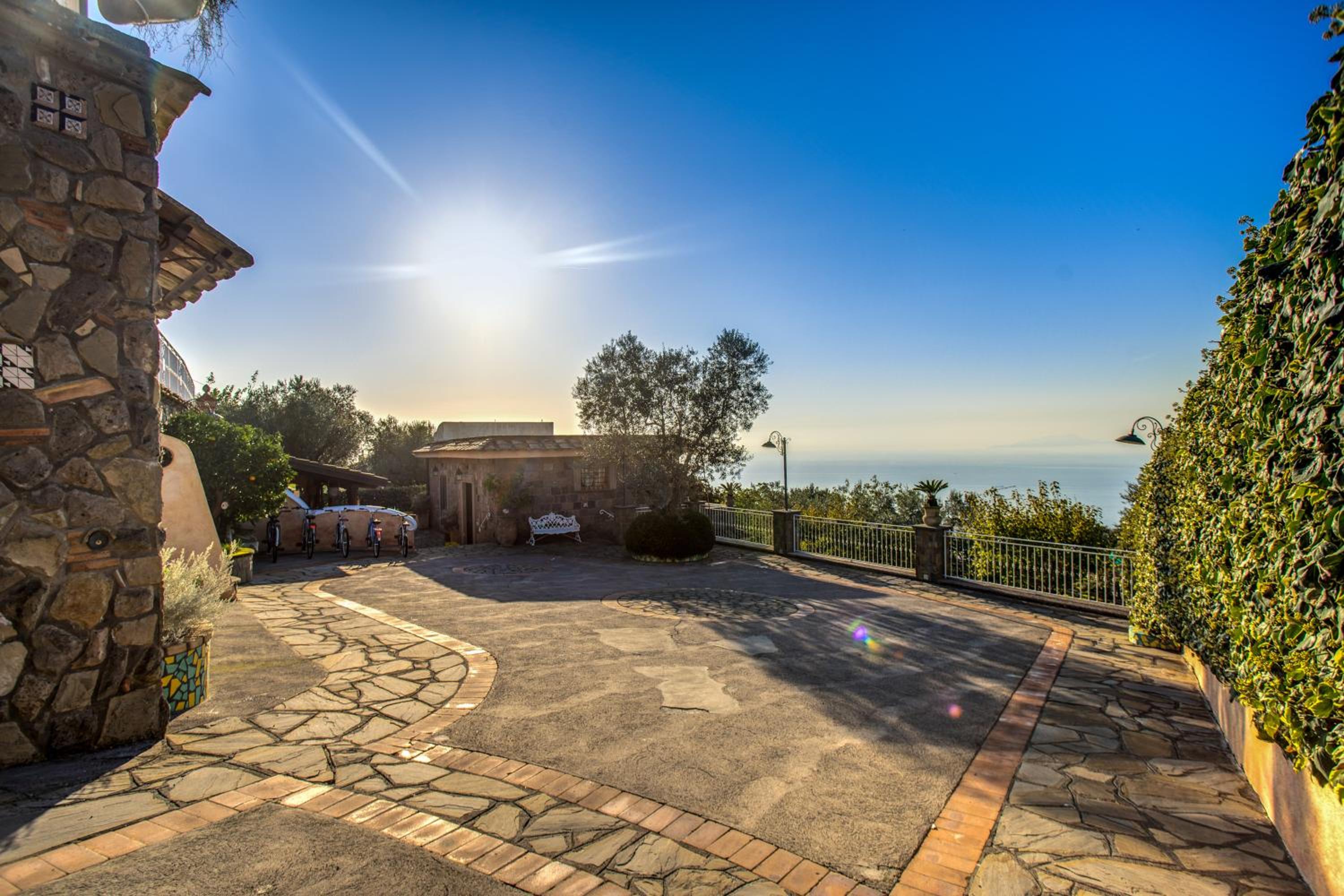 Villa photo 3