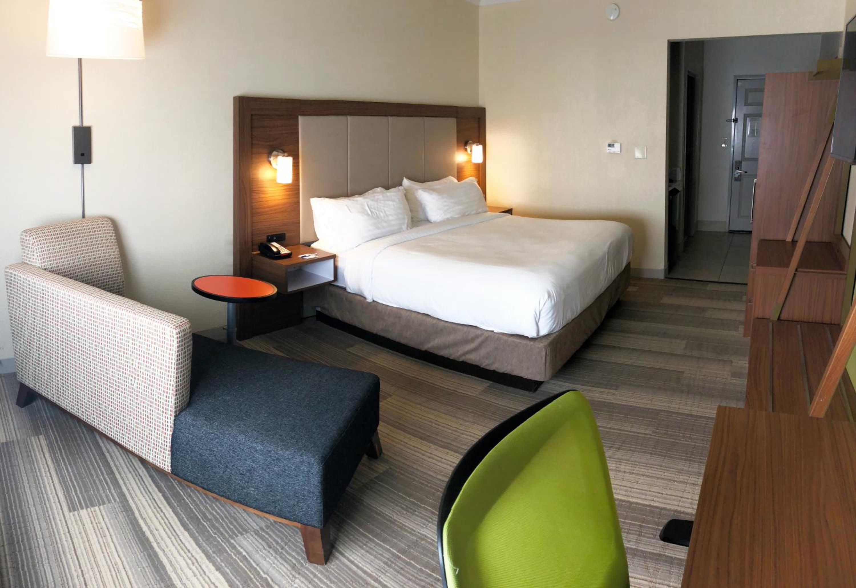 Standard King Room - Photo 5