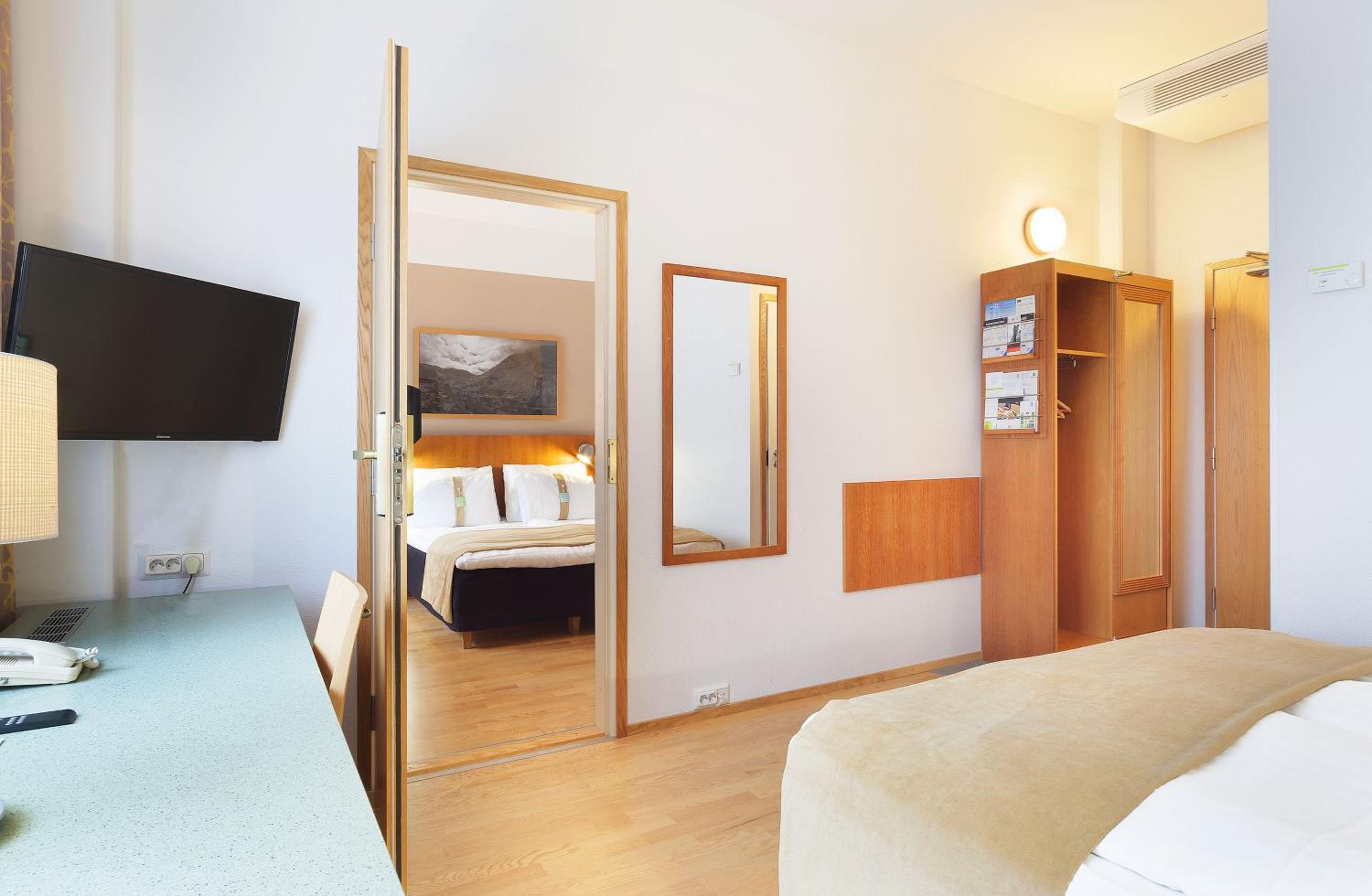 Standard Twin Room - Photo 1