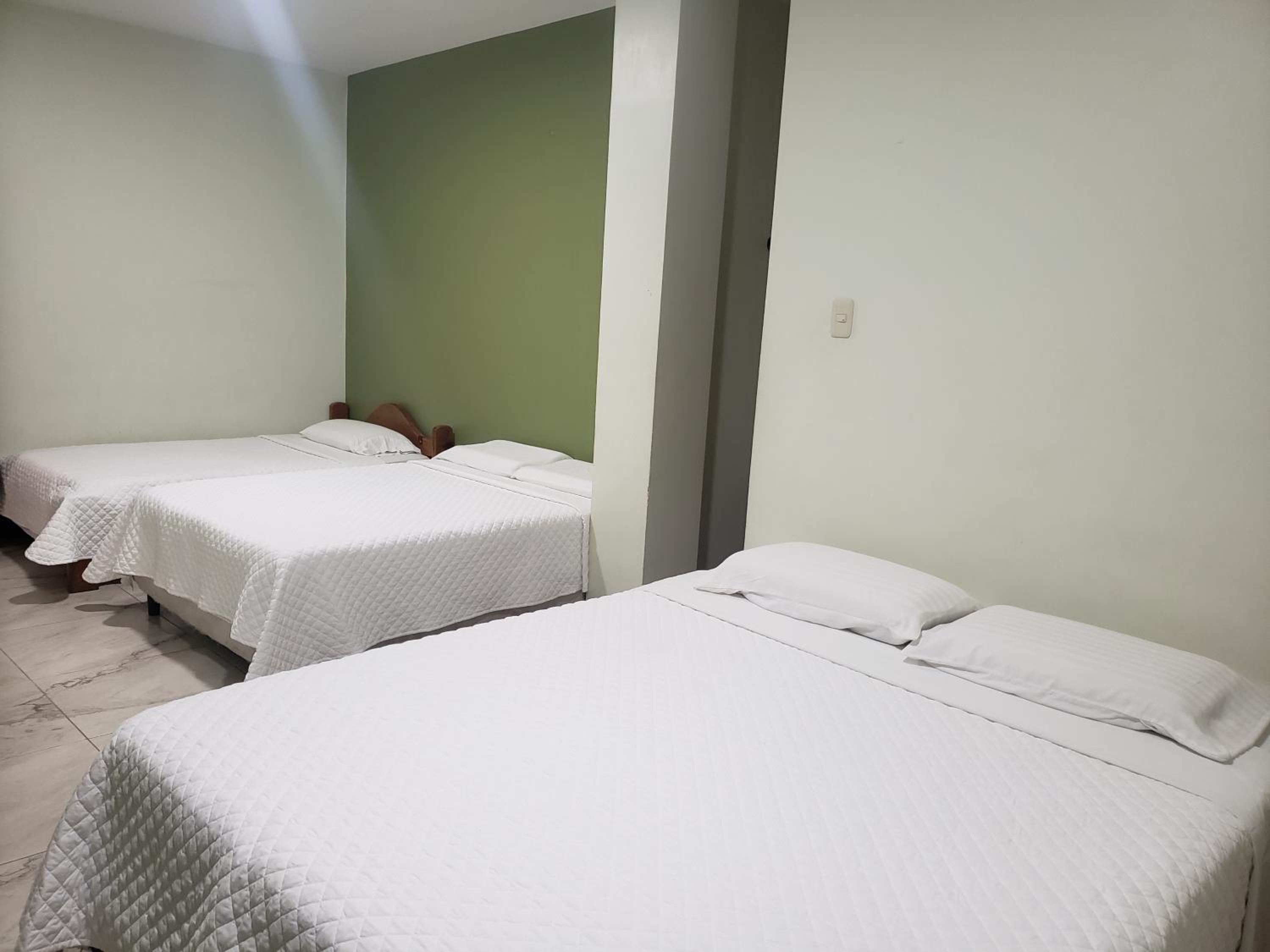 Family Room (5 Adults)
