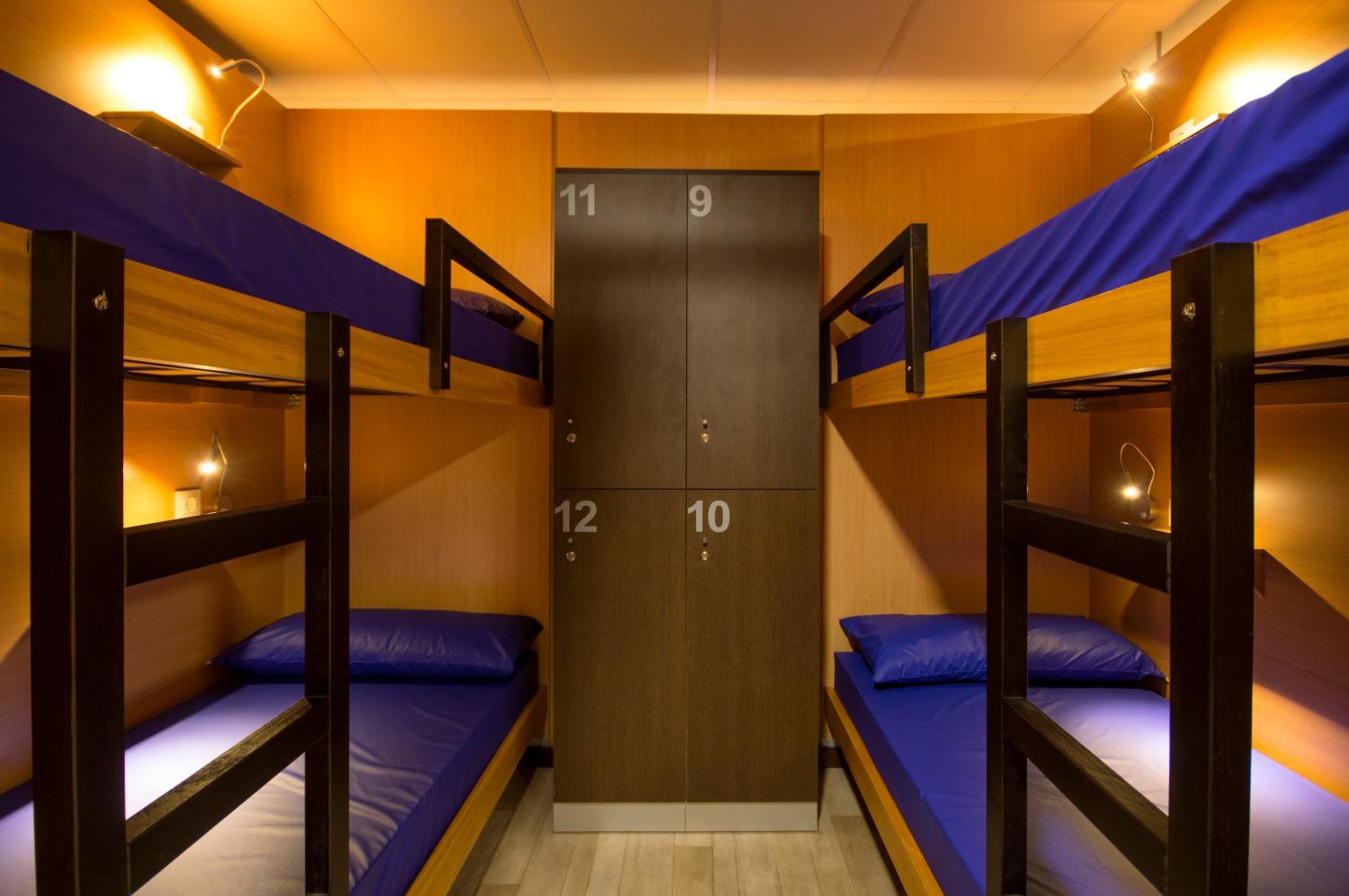 Mixed Dormitory Room photo 3