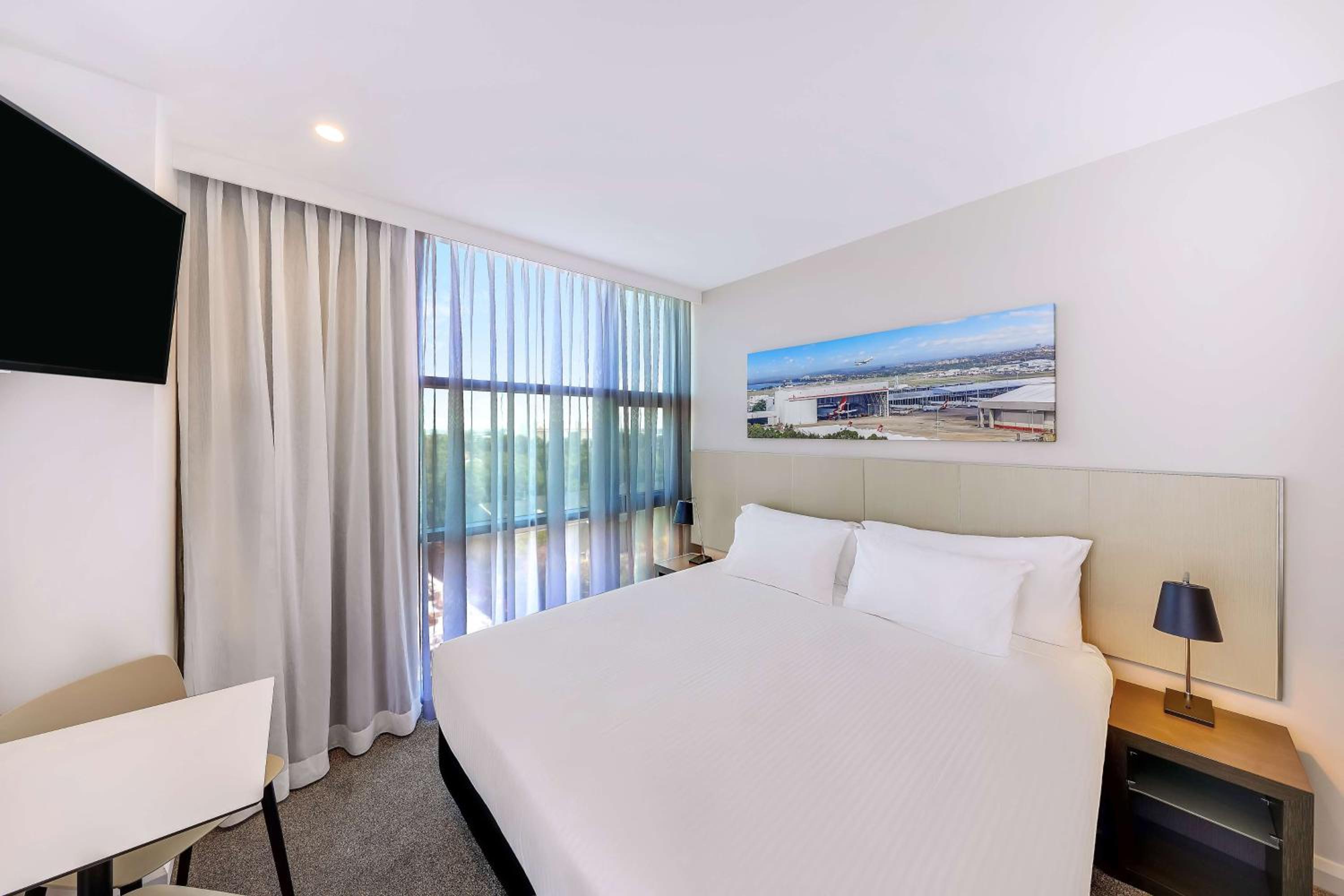 2 Interconnecting Guest Room thumbnail 5