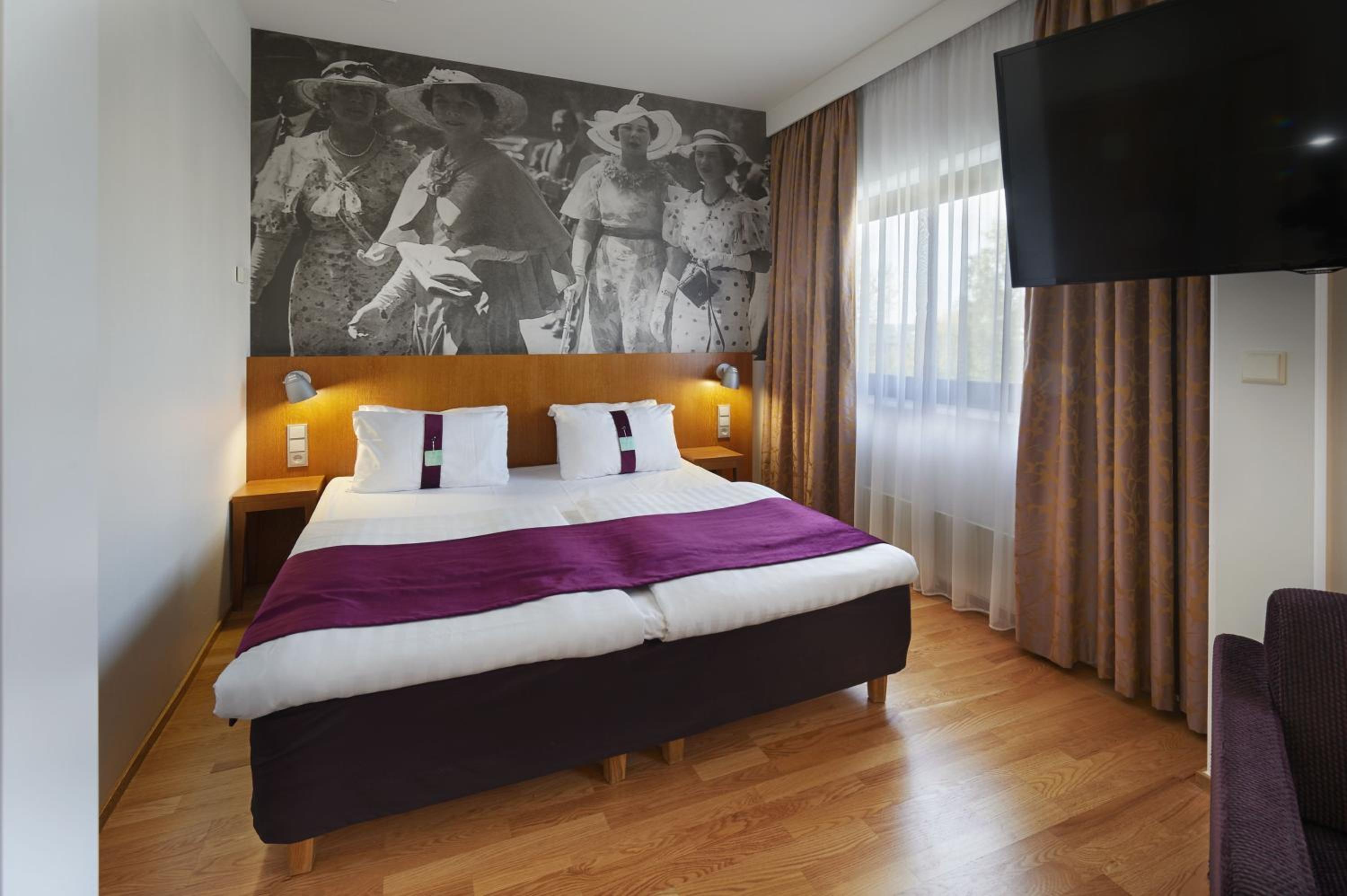 Premium King Room