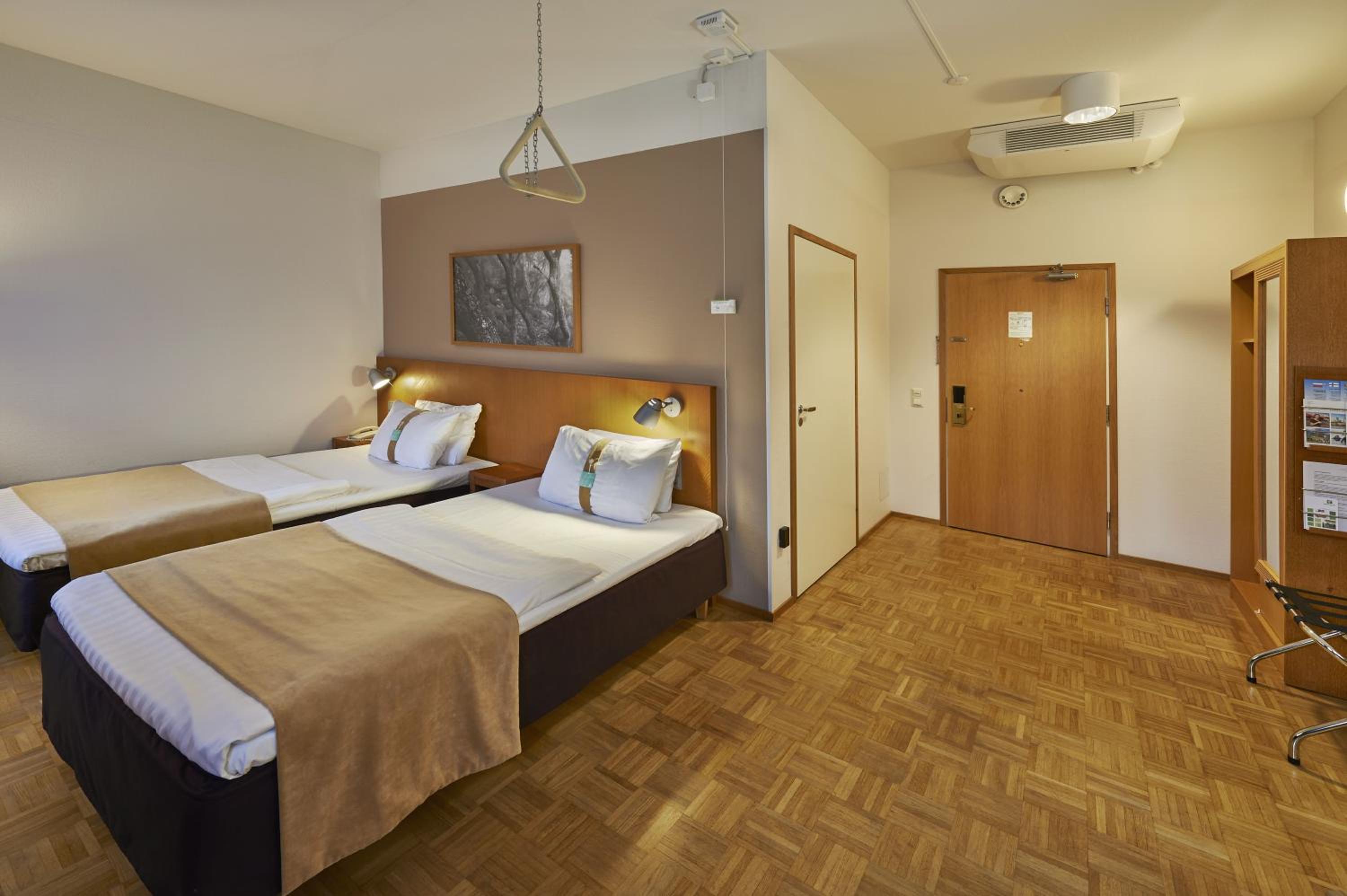 Standard Twin Room - Disability Access