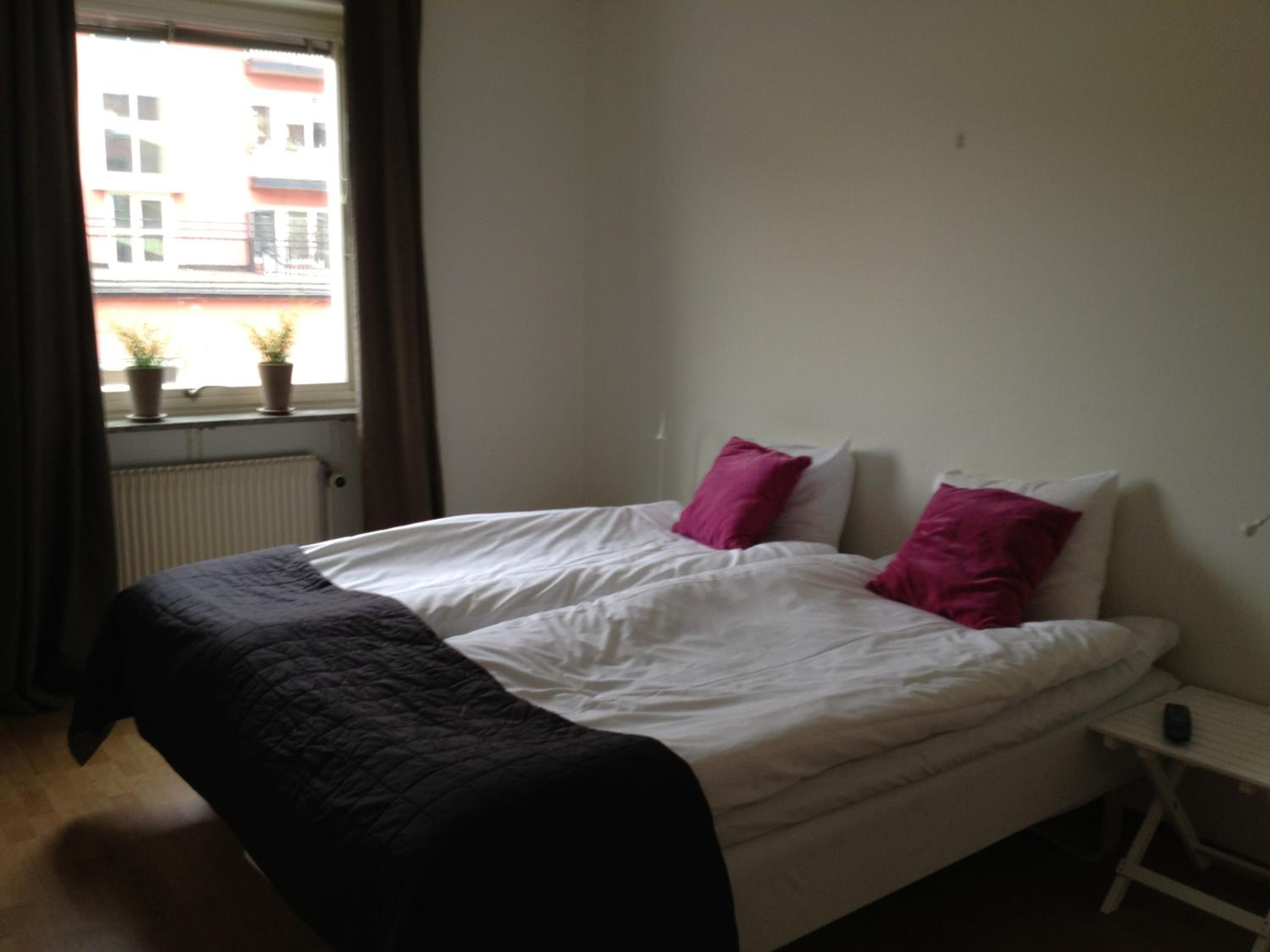 Basic Two-Bedroom Apartment photo 2