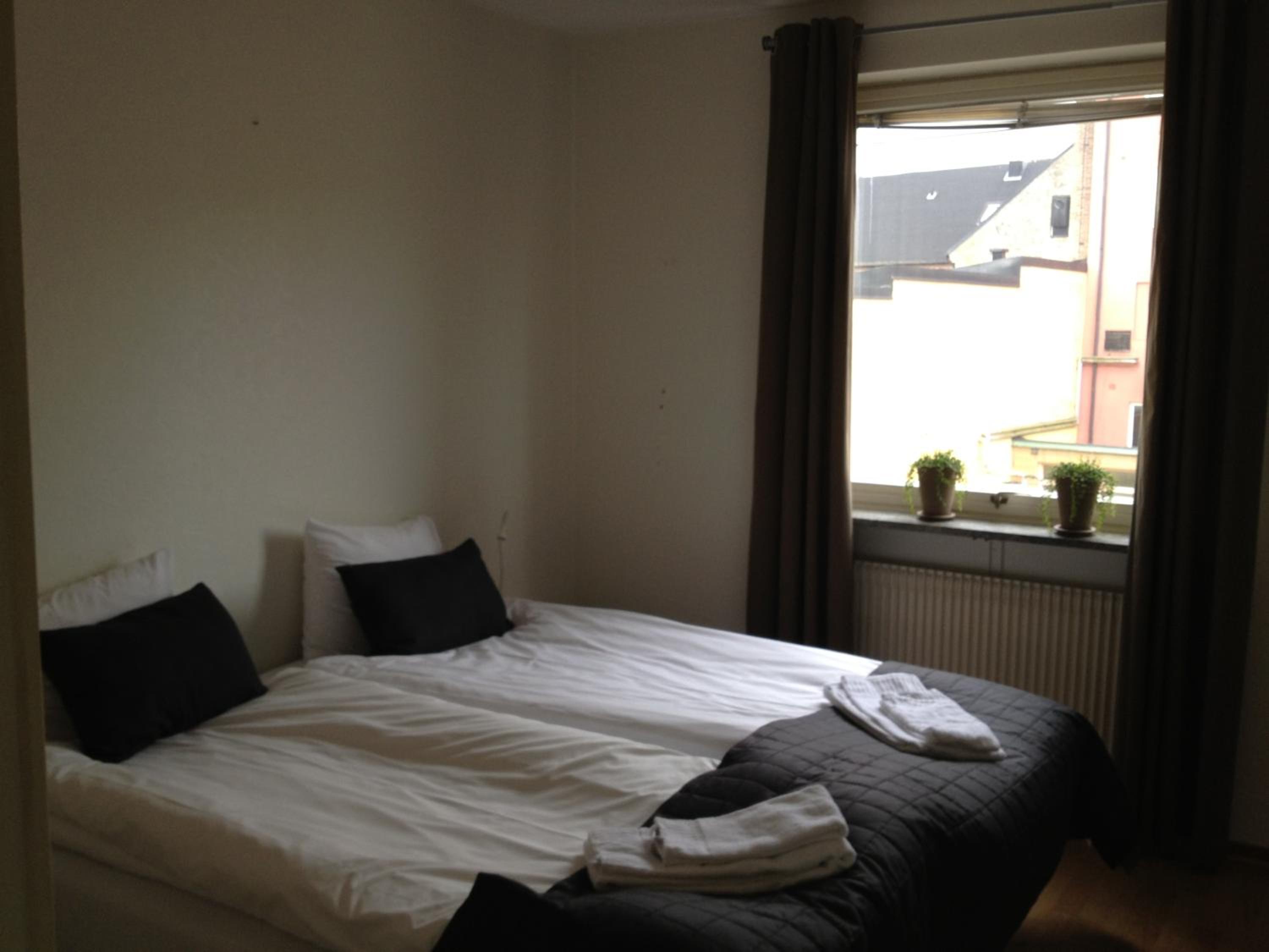 Basic Two-Bedroom Apartment photo 3