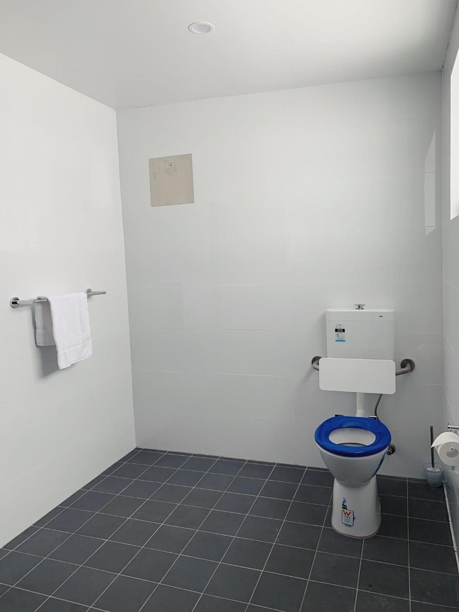 Queen Room - Disability Access photo 2