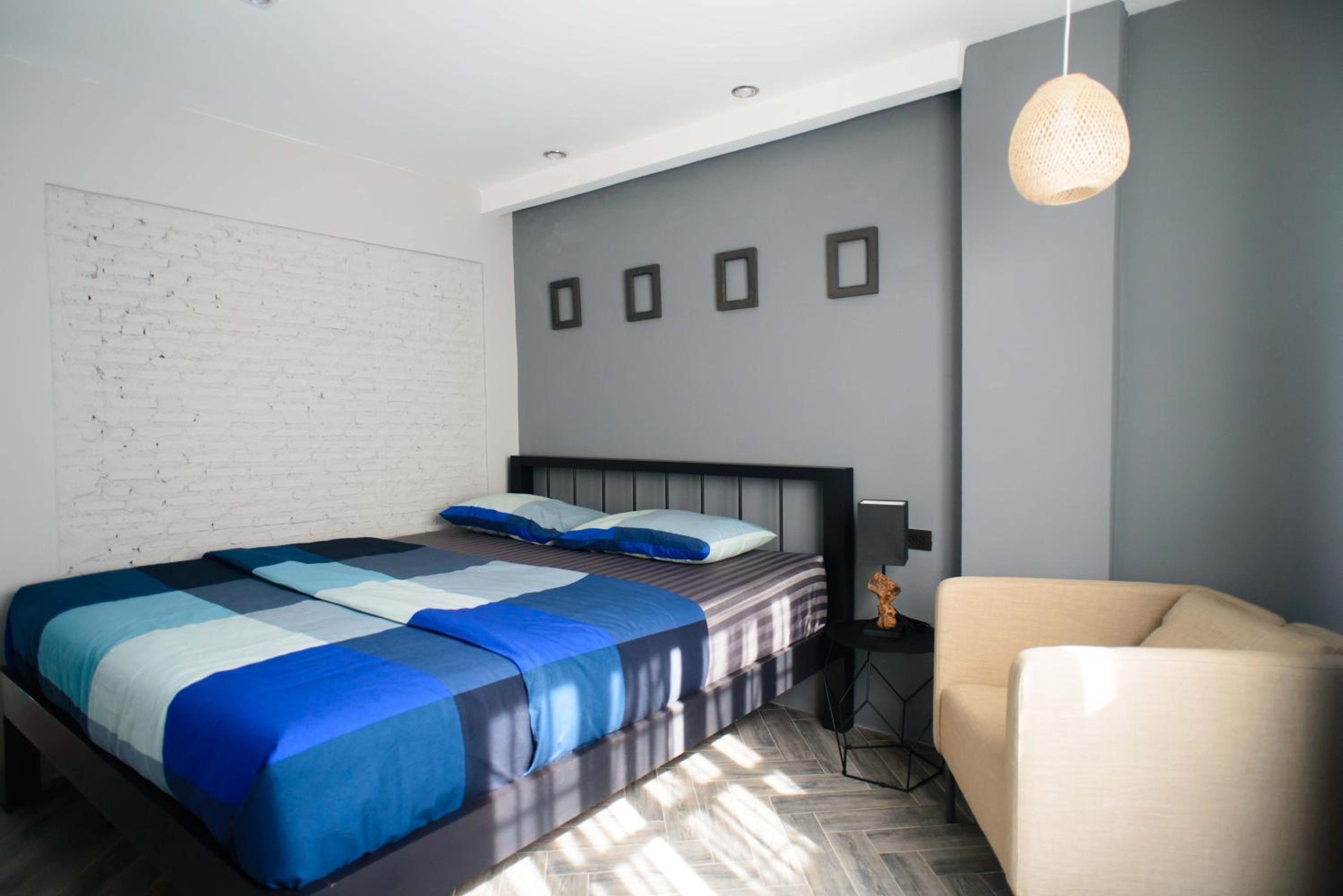 Budget Double Room photo 3