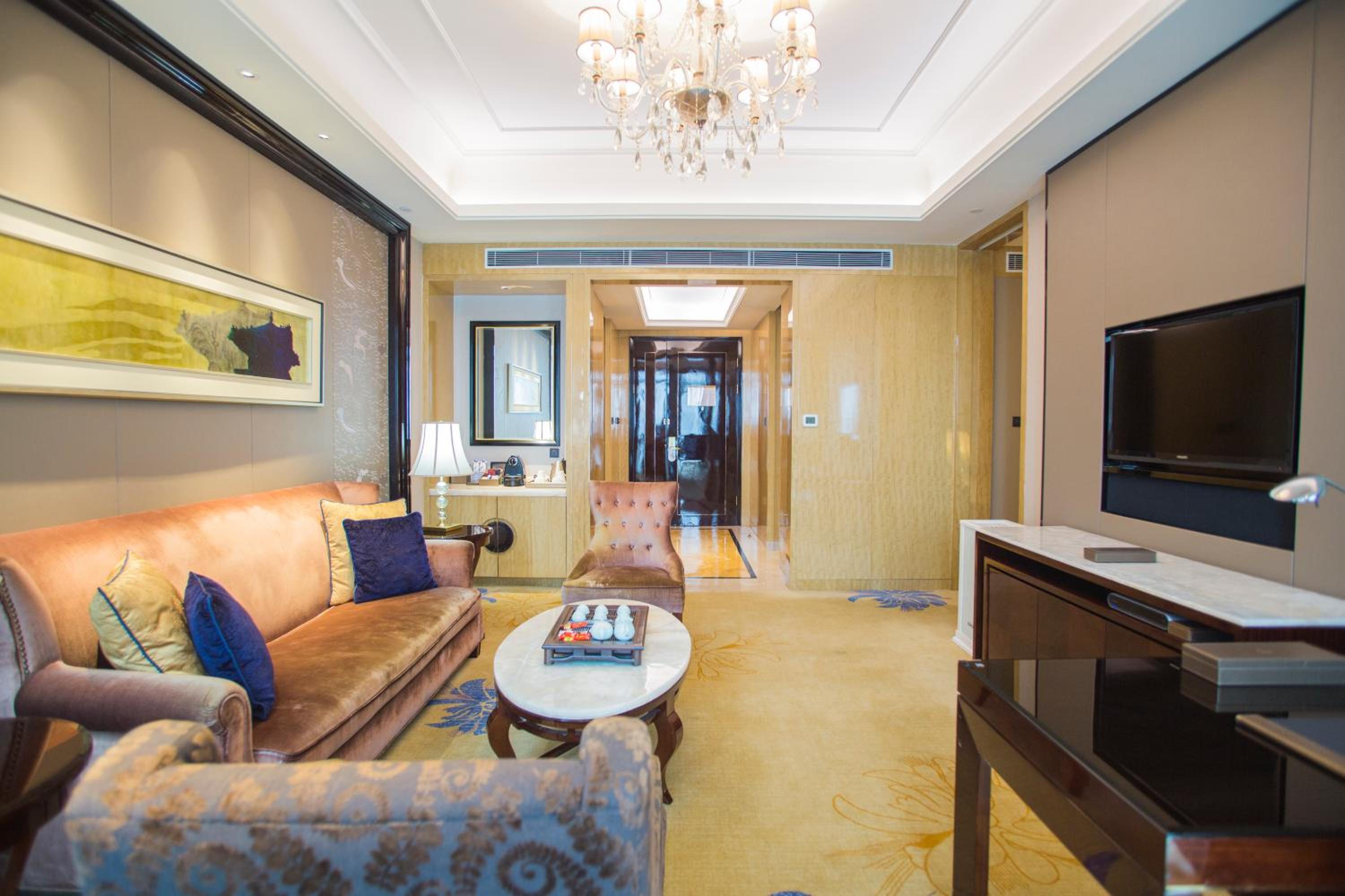 Deluxe Suite photo 2