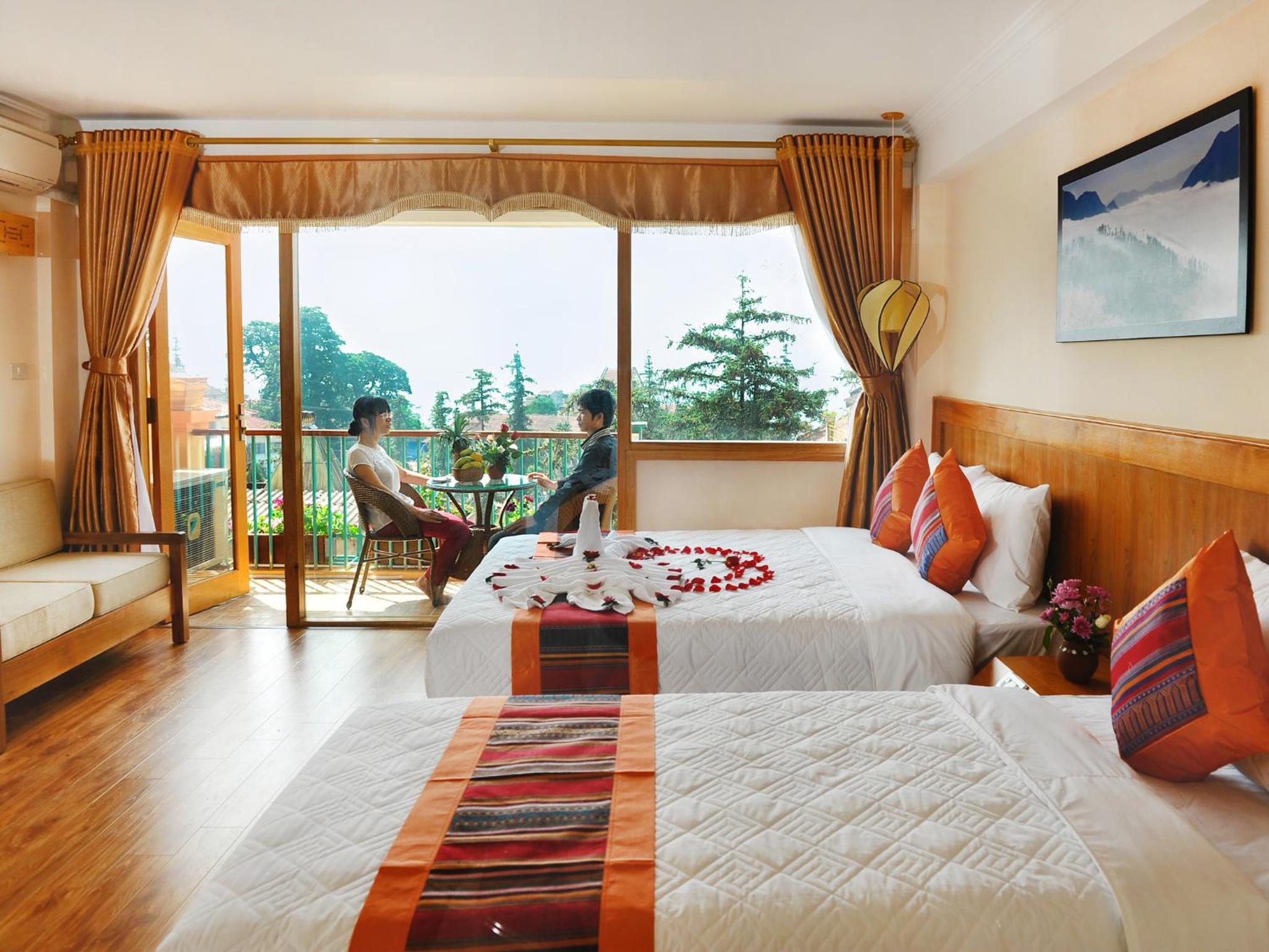 Family Room with Moutain View