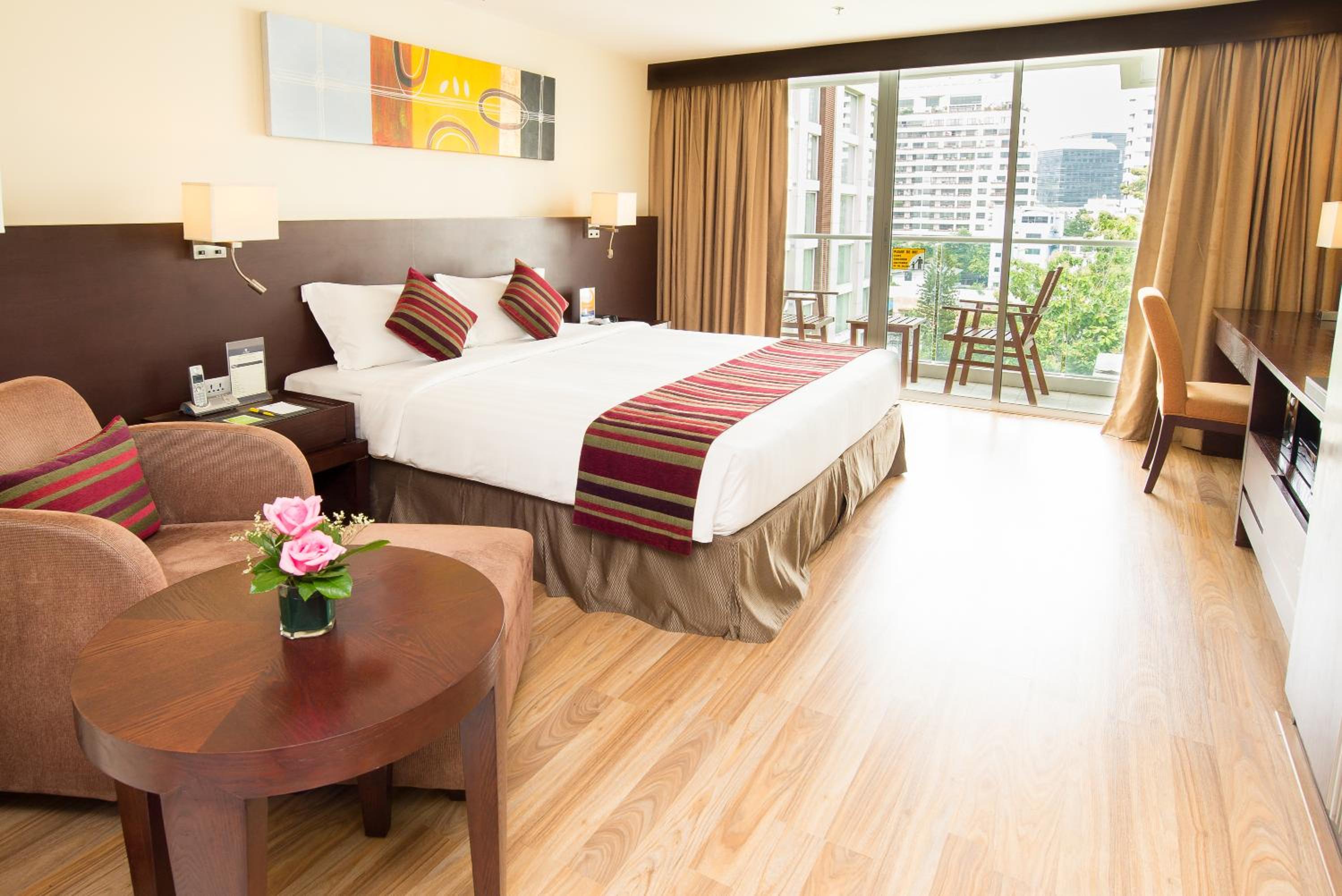 Premier Balcony Suite photo 2