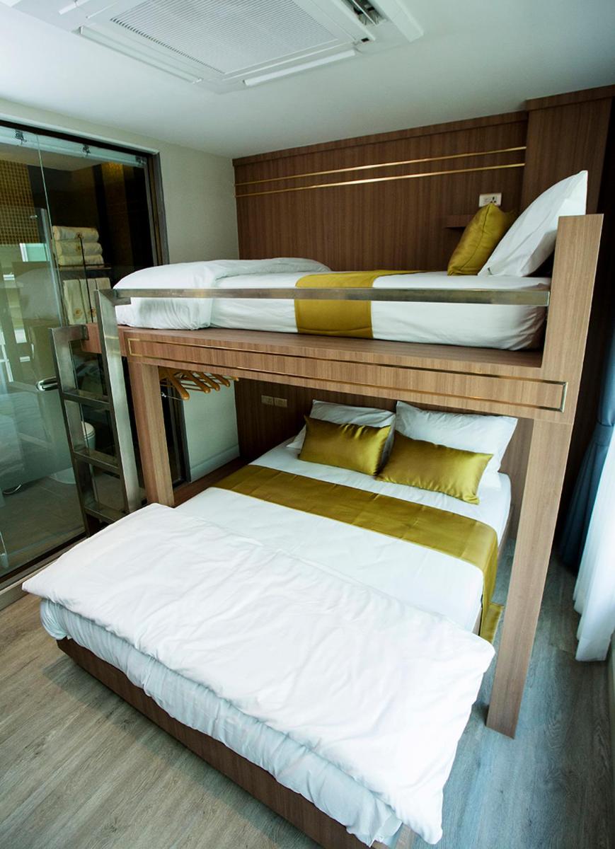 Deluxe Double Room (2 Adults + 1 Child) photo 1