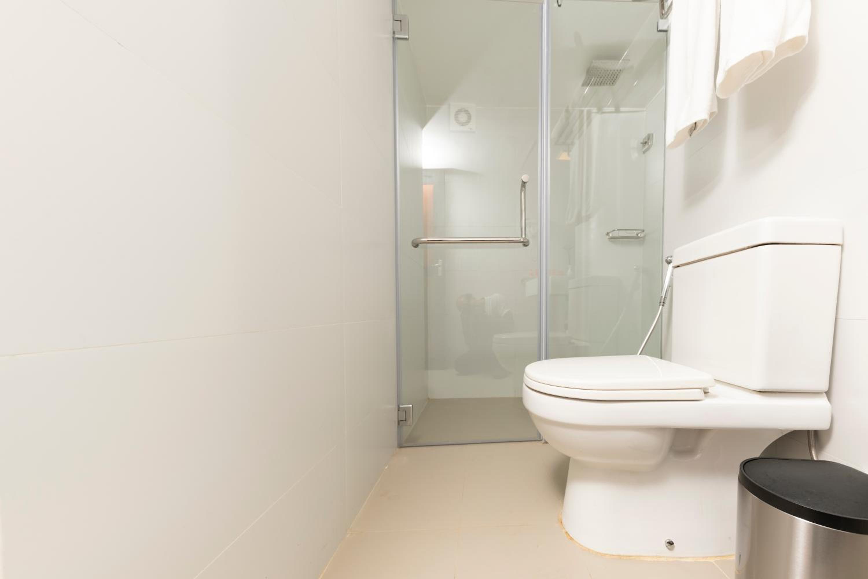 Superior Room with 15% F&B | Early check-in & Late check-out (upon availability) - Photo 4