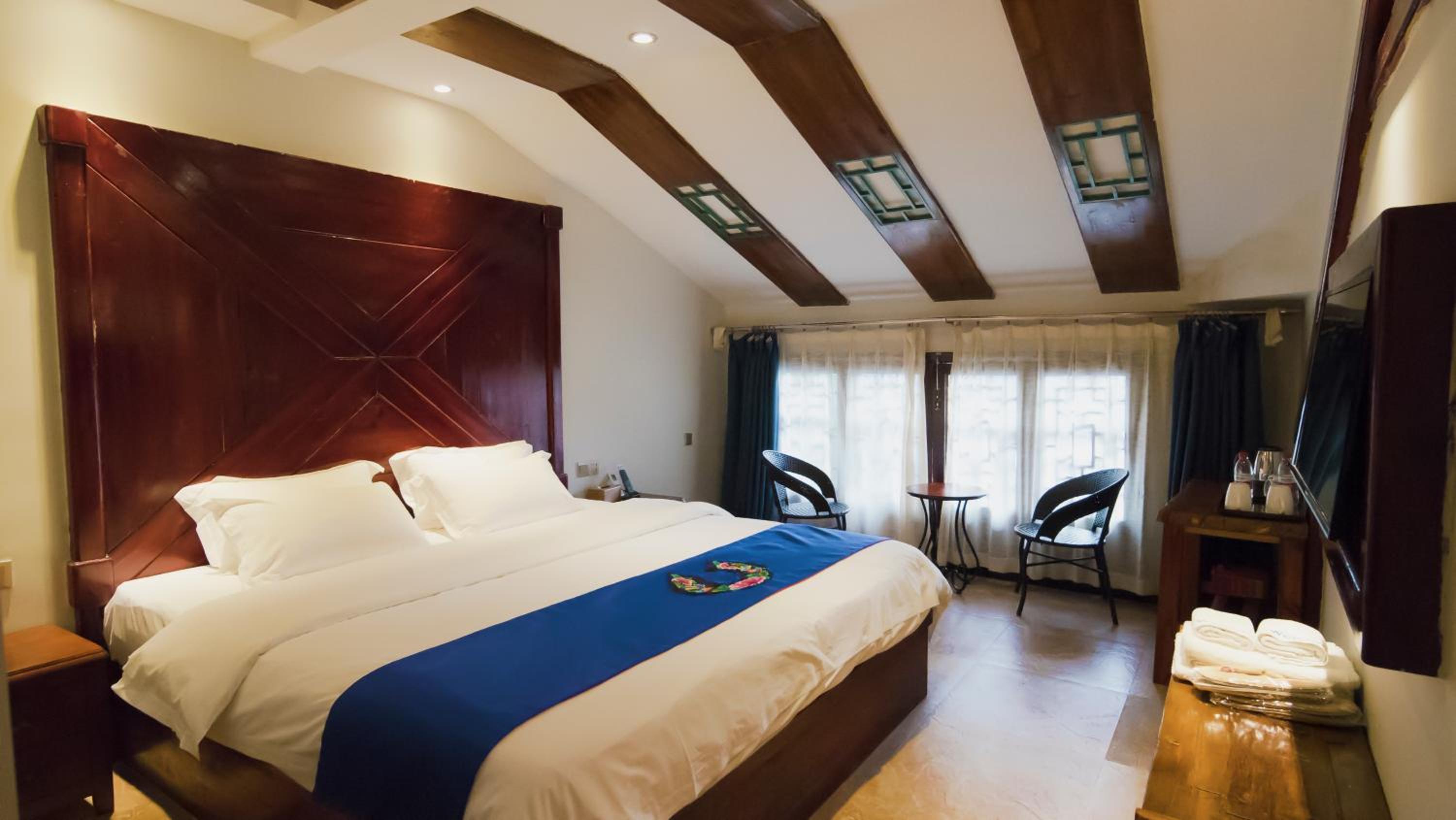 King Room with Lake View photo 2