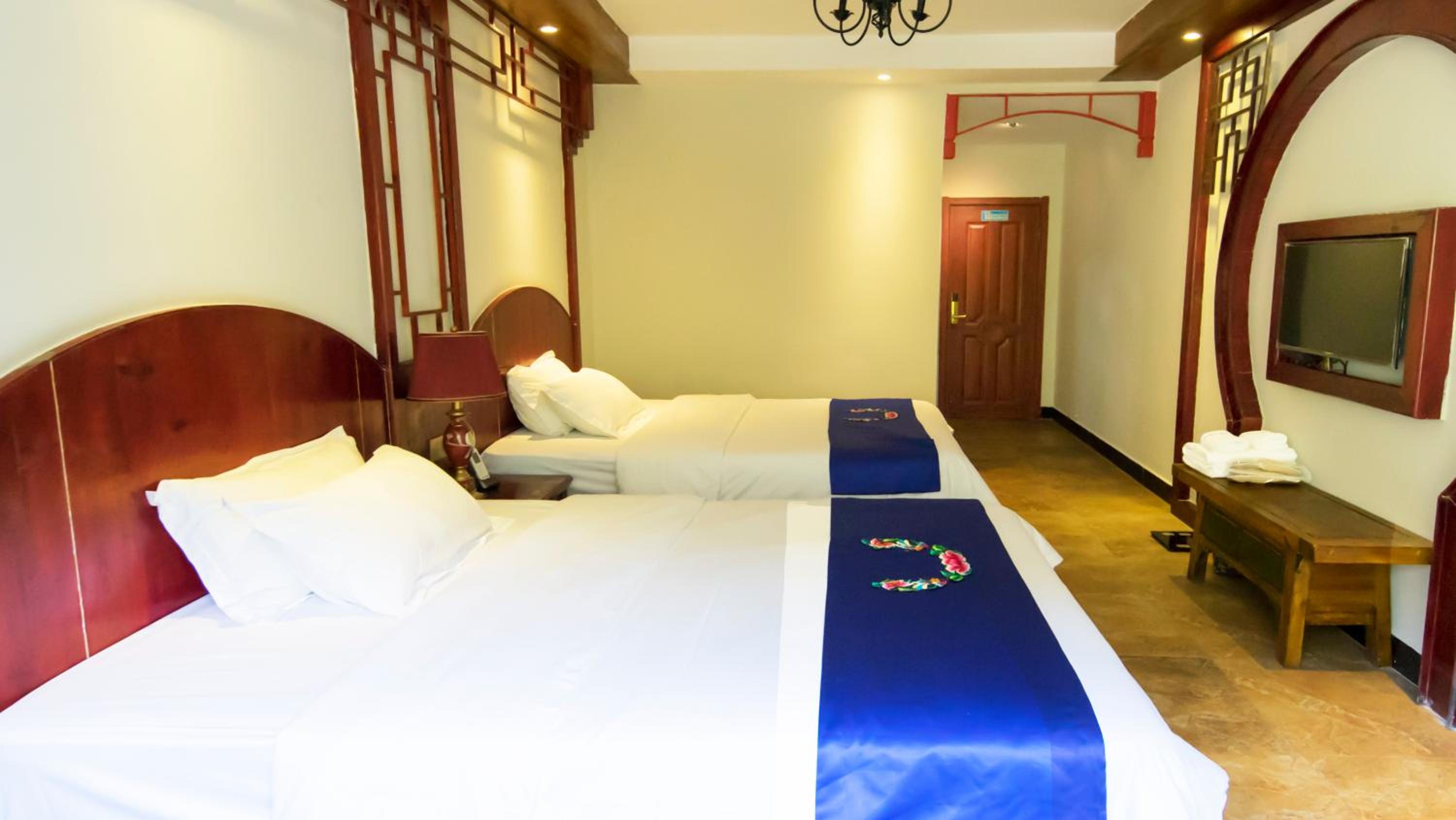 Twin Room with Lake View photo 2