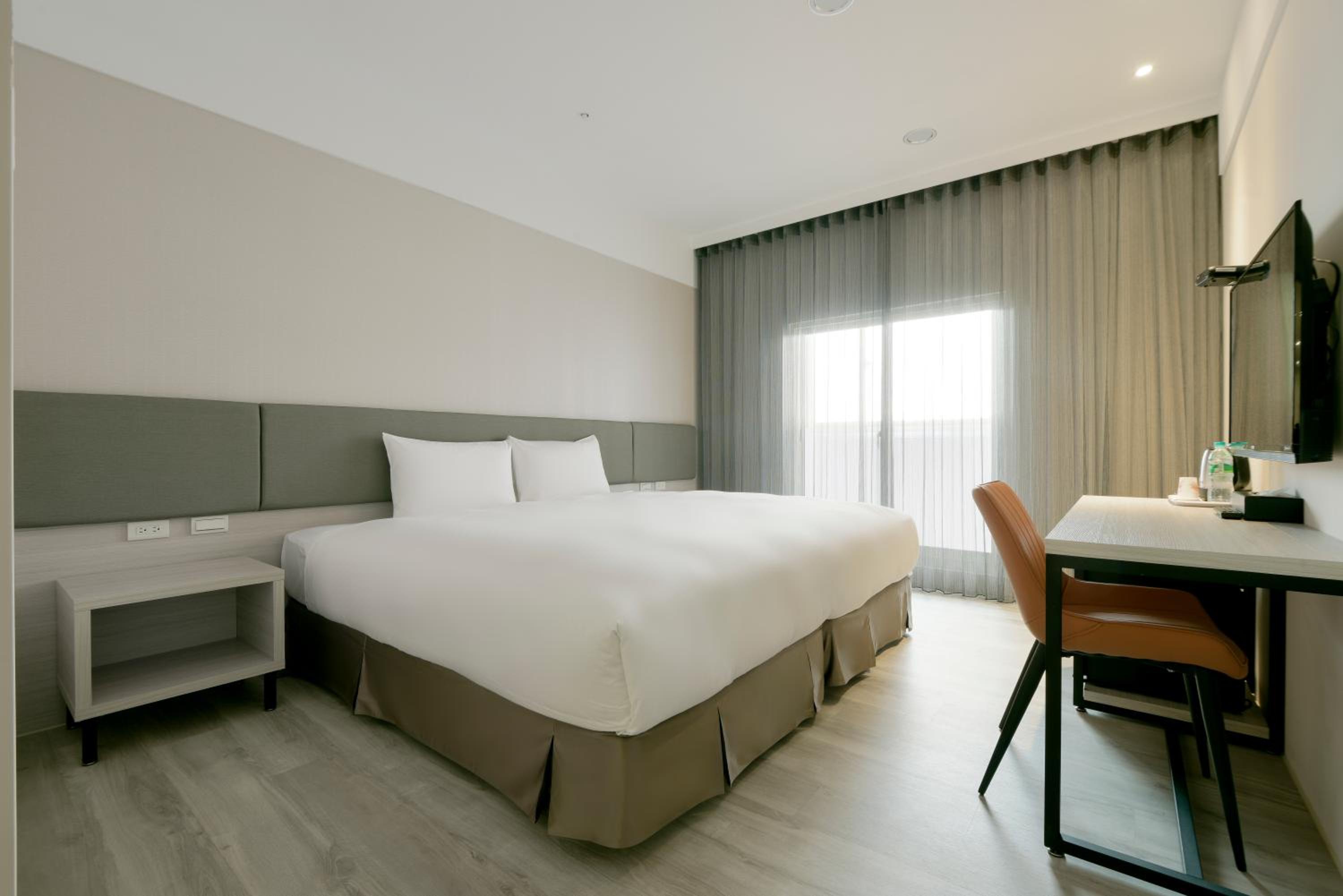 Deluxe Double Room with Balcony - Photo 1
