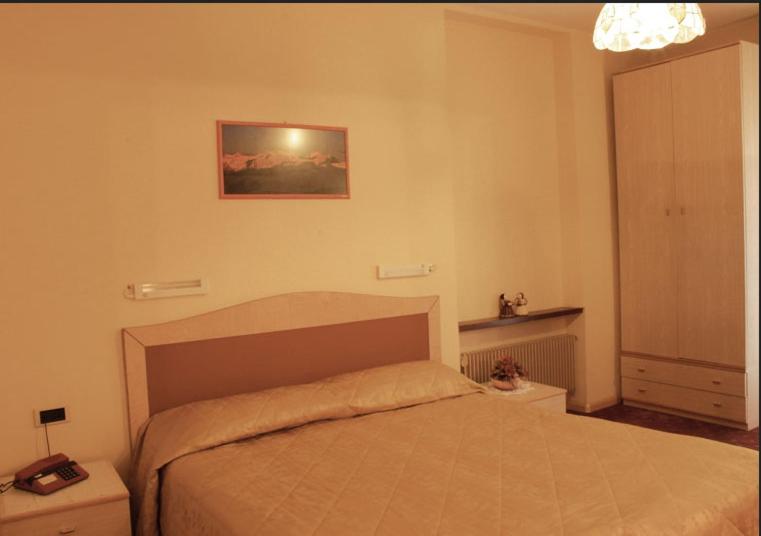 Double or Twin Room photo 3