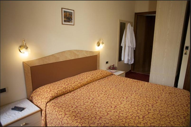 Double or Twin Room photo 1