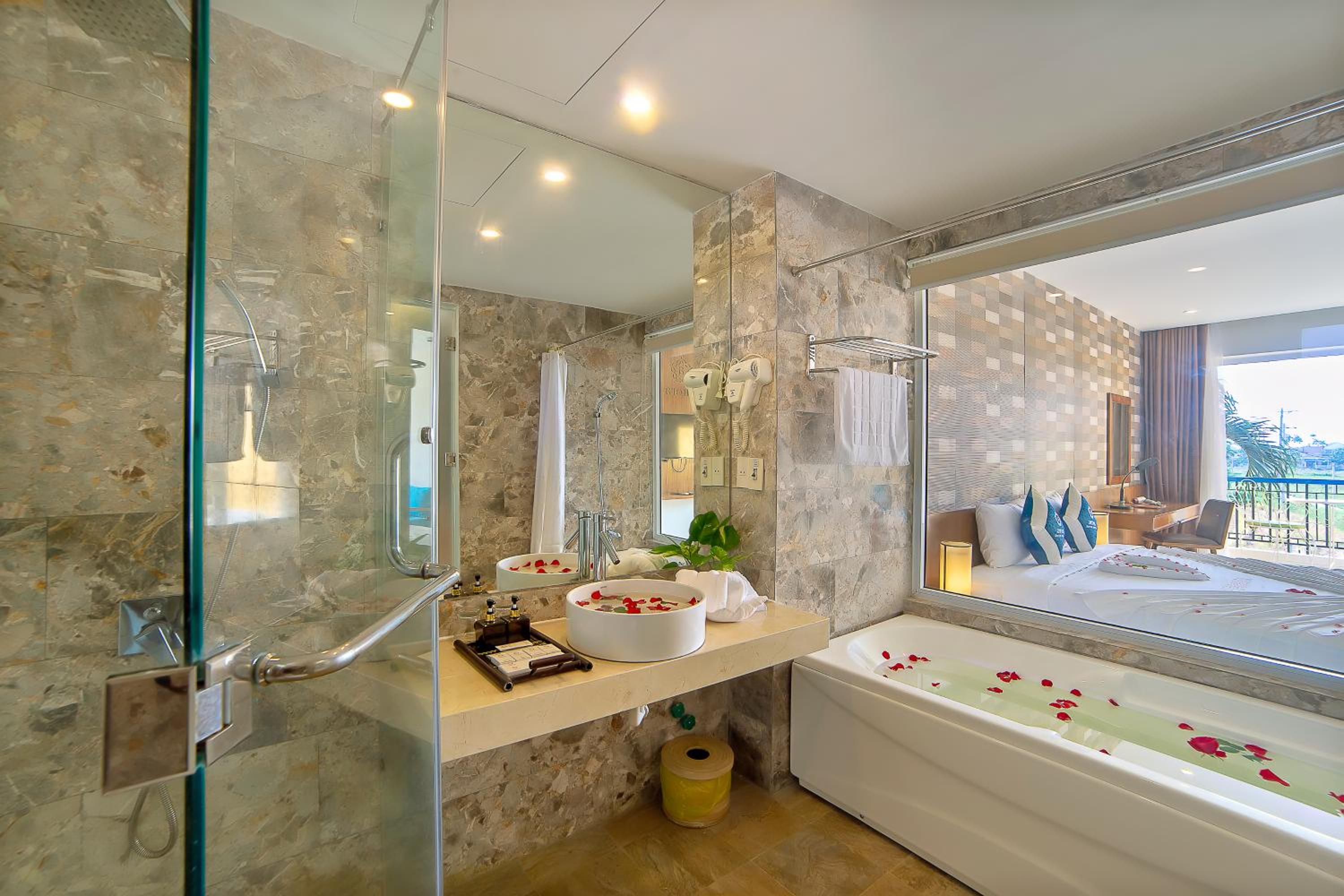 Deluxe Triple Room - Photo 6