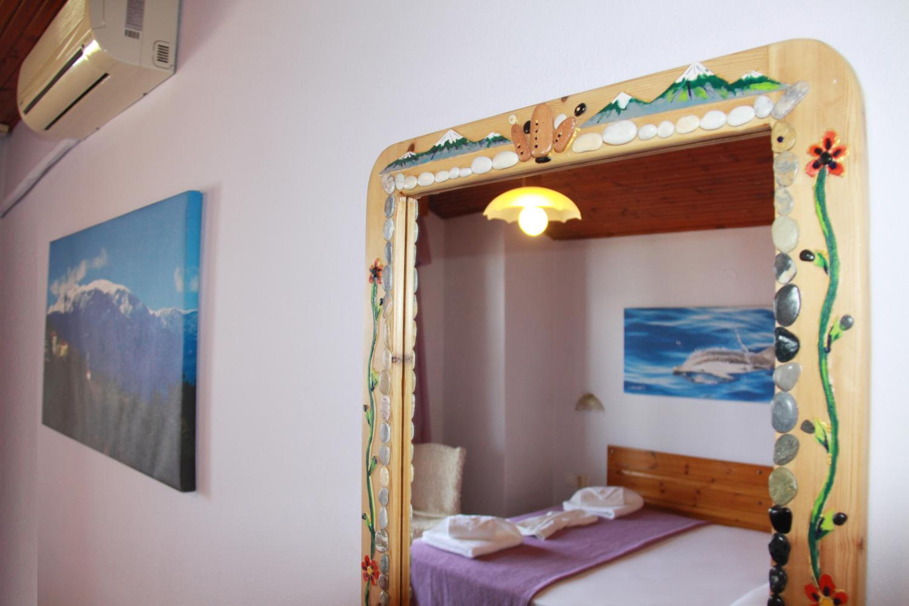 Studio (2 Adults + 1 Child)