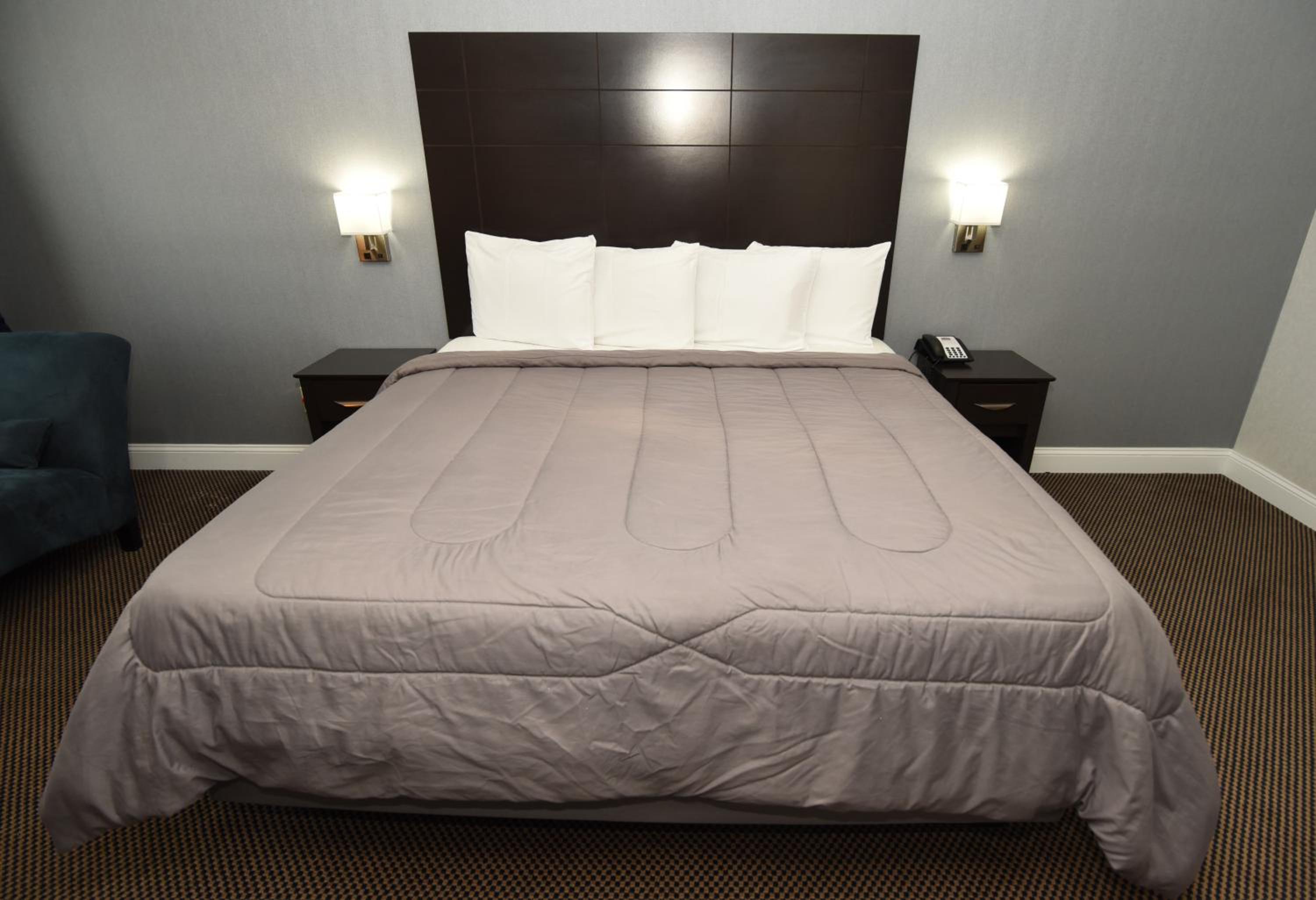 Deluxe Queen Room Non Smoking