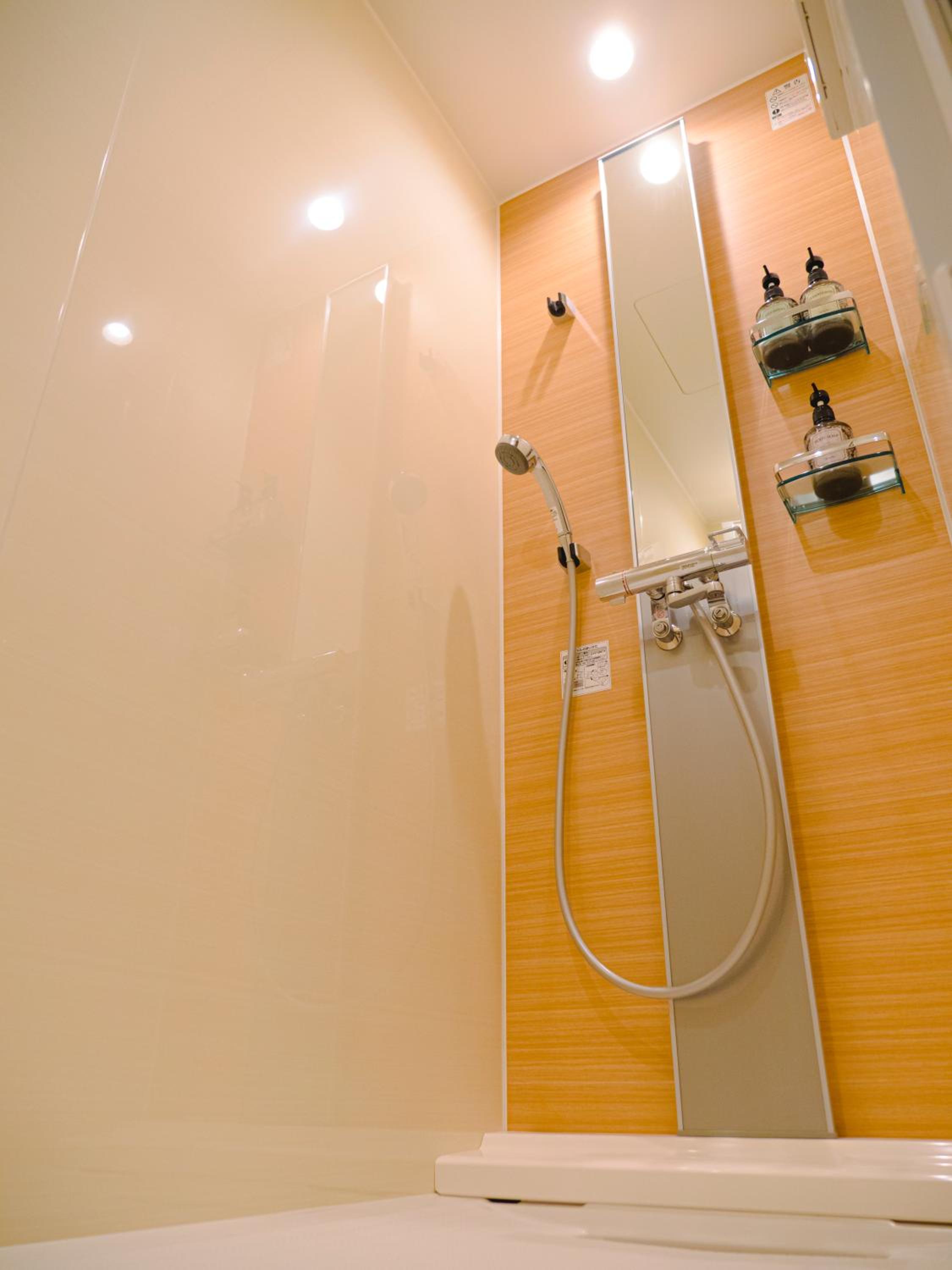 Standard Twin Room - Photo 2