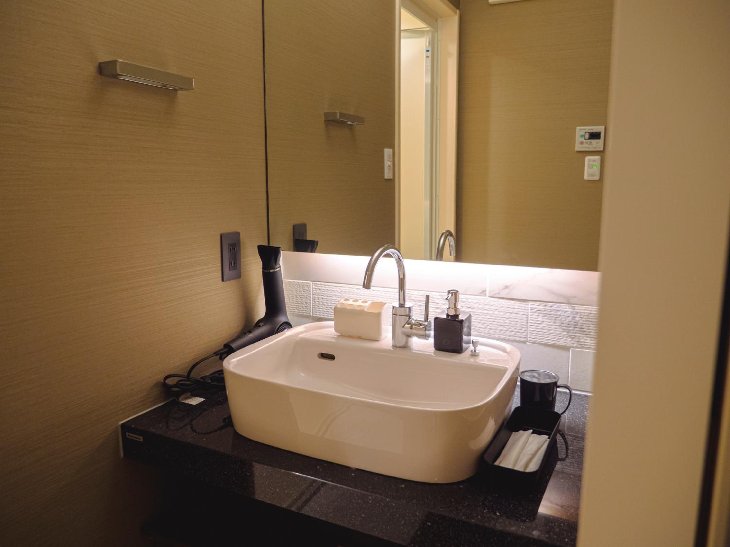 Standard Twin Room - Photo 7