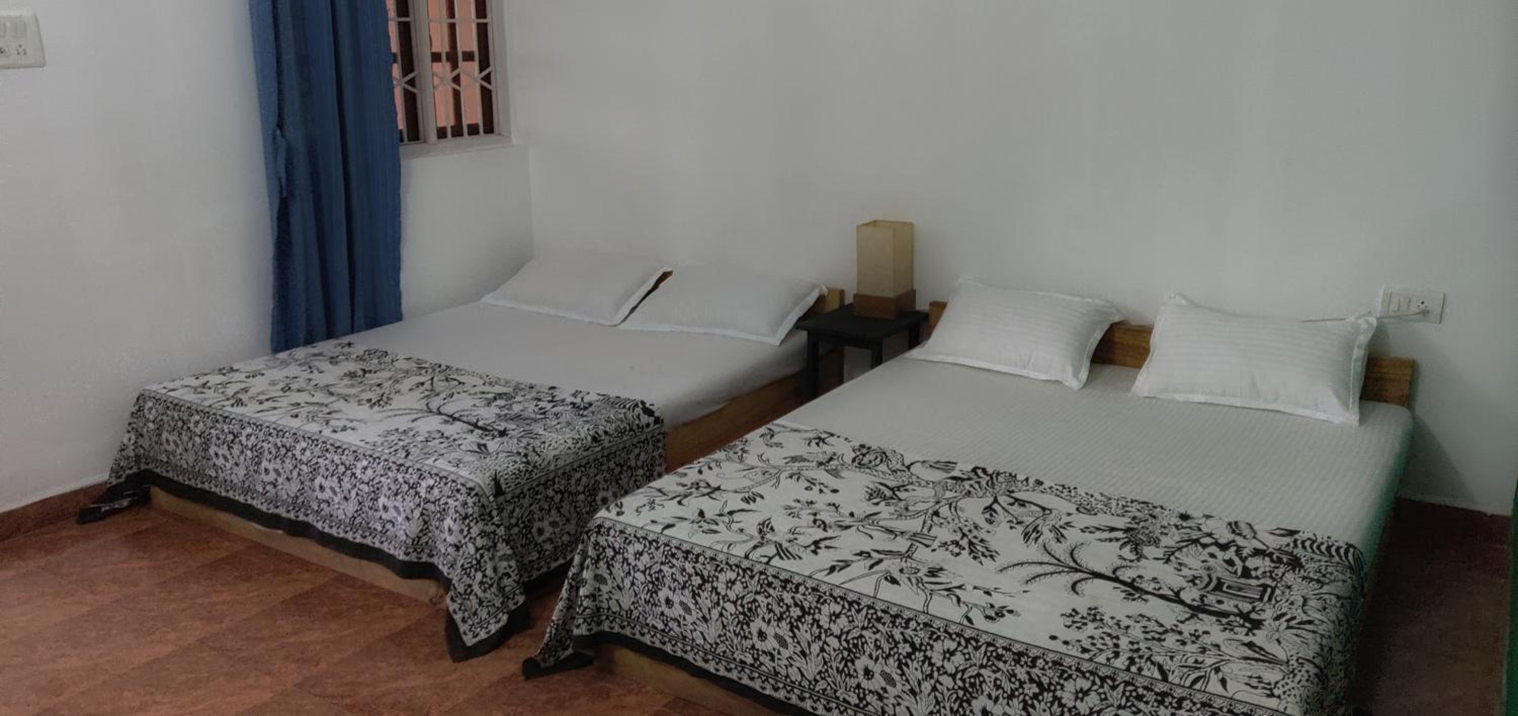 Standard Double or Twin Room with Balcony - Photo 11