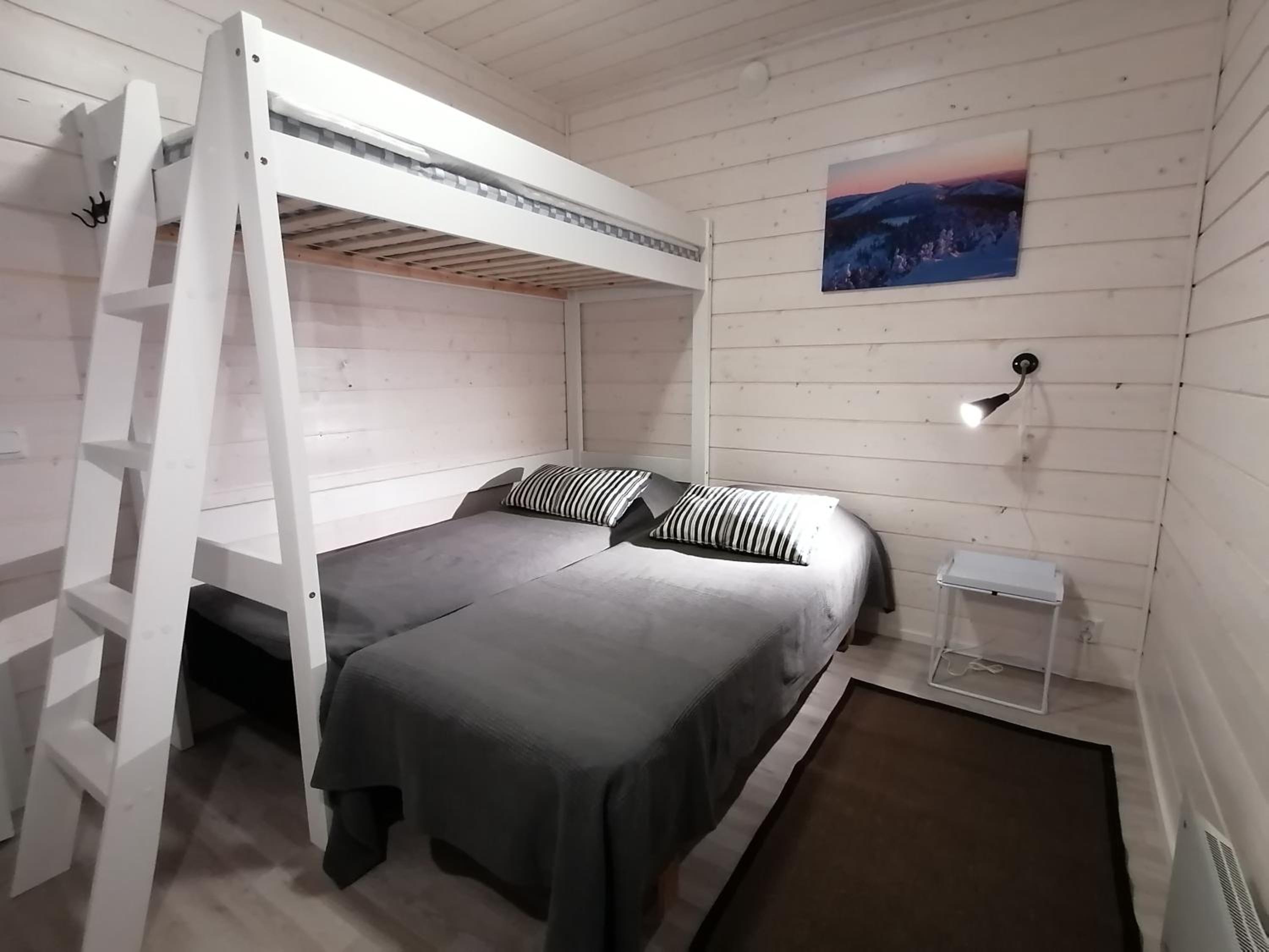 One-Bedroom Apartment - Photo 4