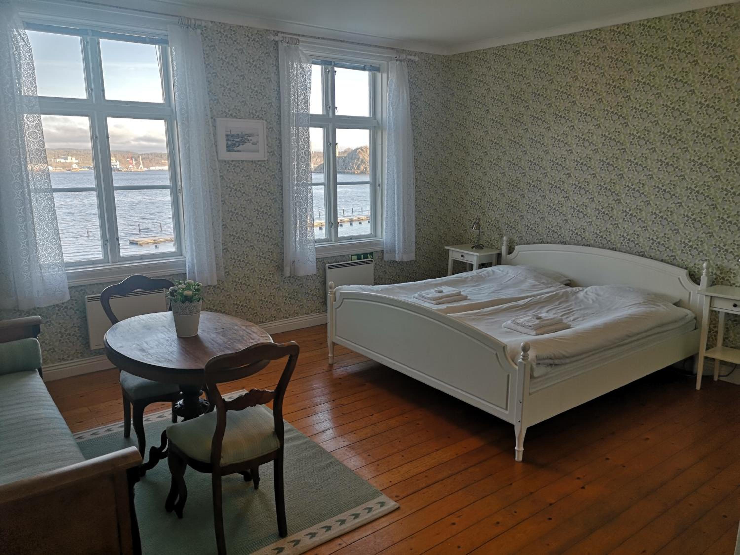 Double Room with Private Bathroom photo 1