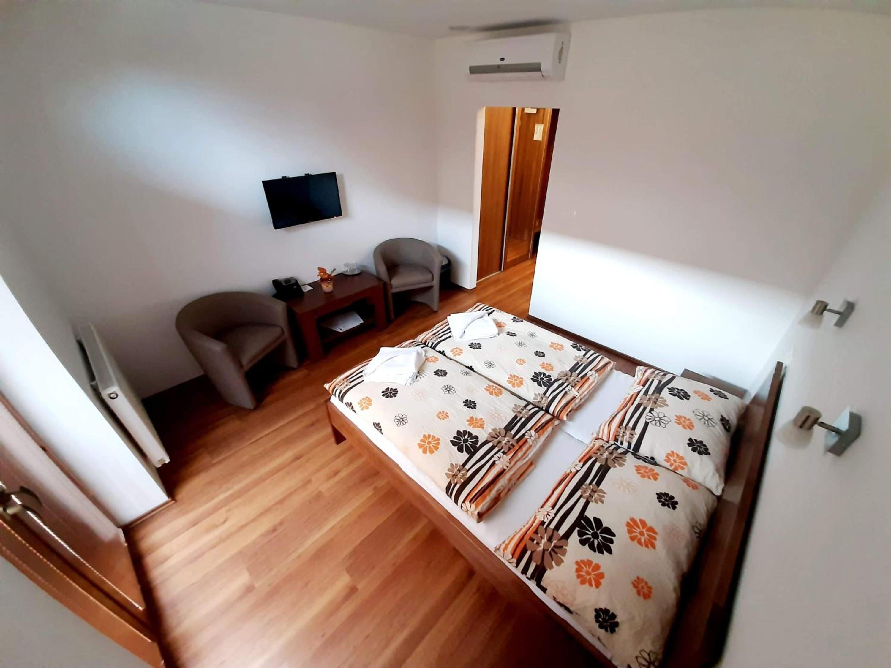 Standard Double Room photo 1