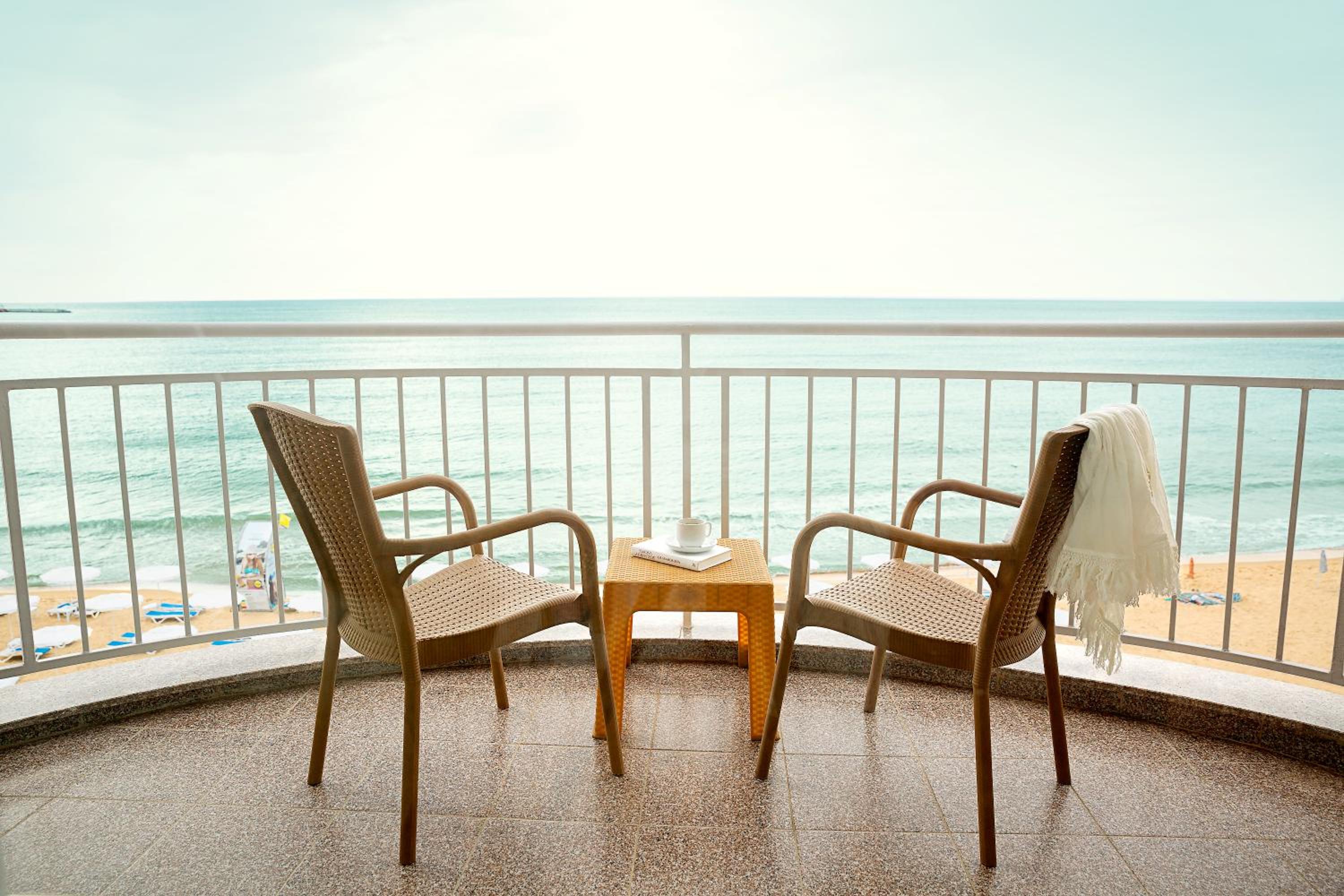 Junior Suite with Terrace and Front Sea View - Photo 5