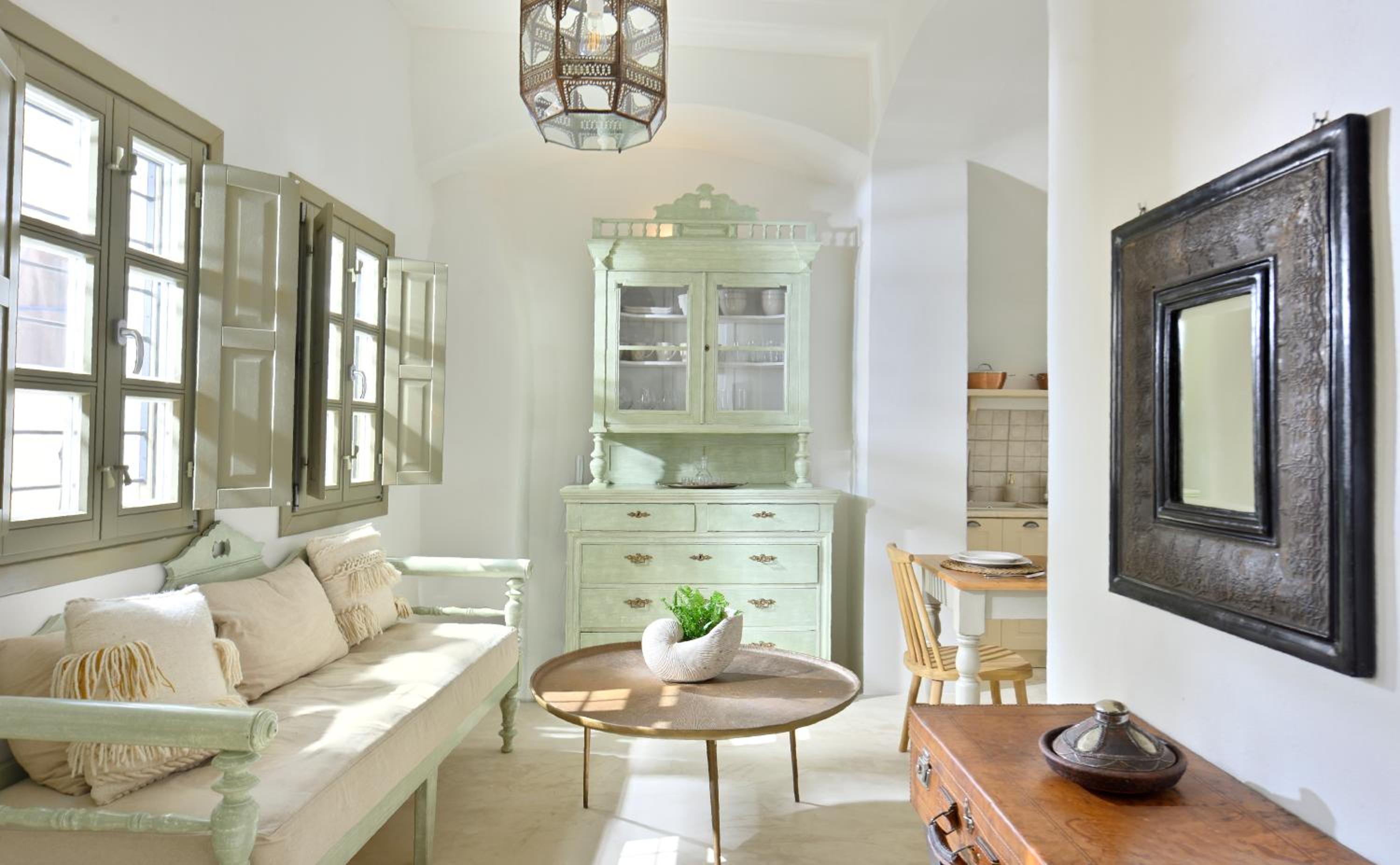 AVAX VILLA WITH CALDERA VIEW (INDOOR & OUTDOOR JACUZZI)