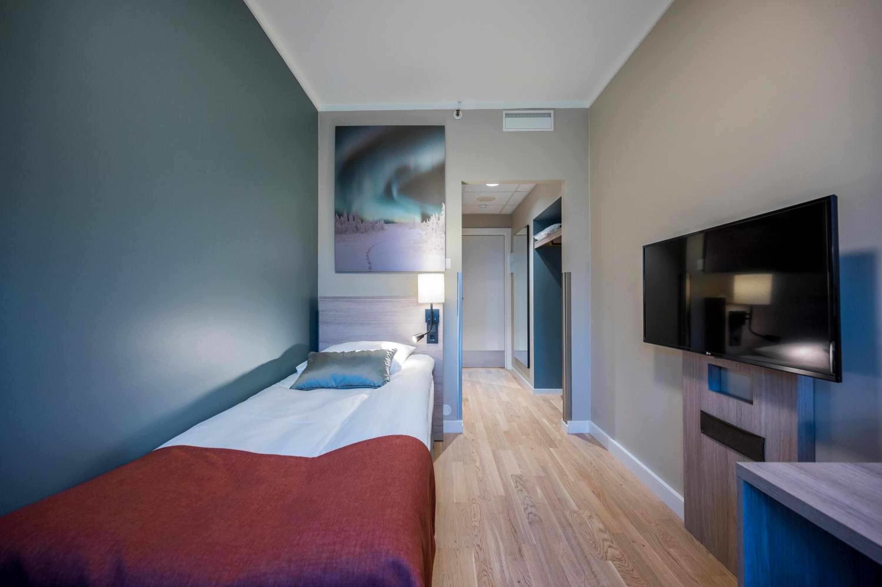  Compact Room- No view - Photo 1