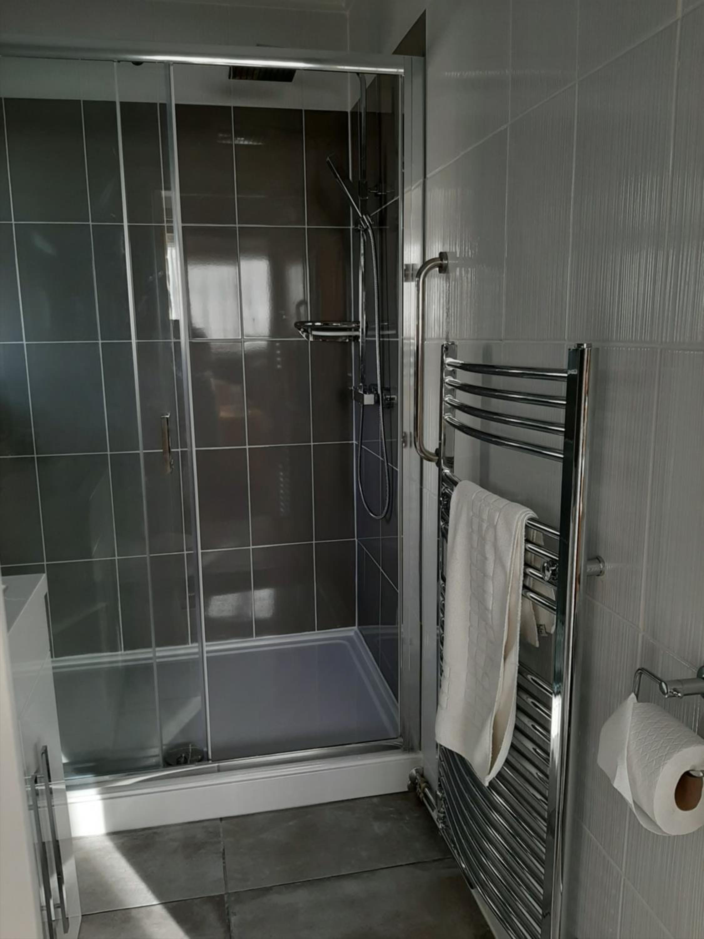 Standard King Room - Photo 4
