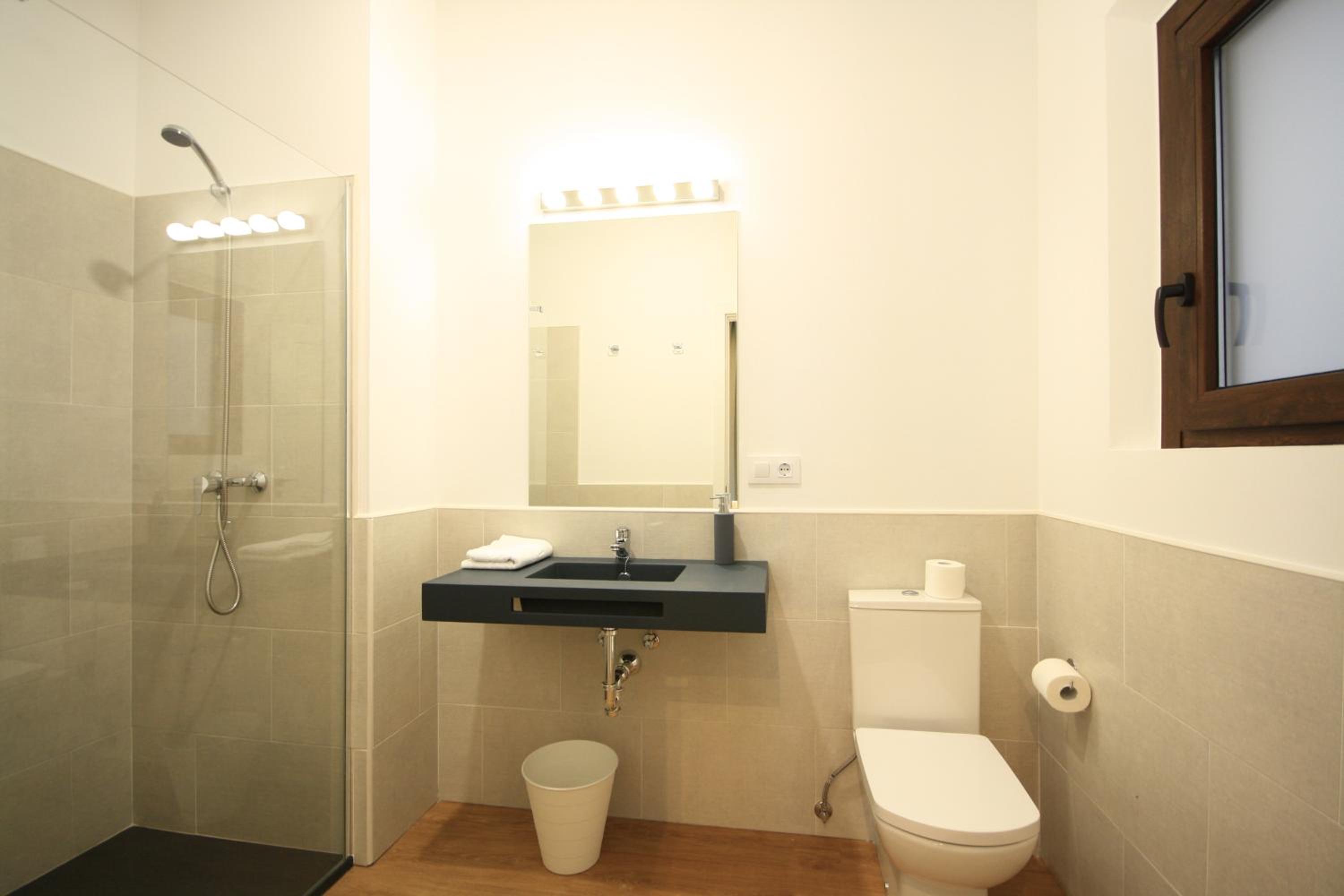 One-Bedroom Apartment - Photo 5