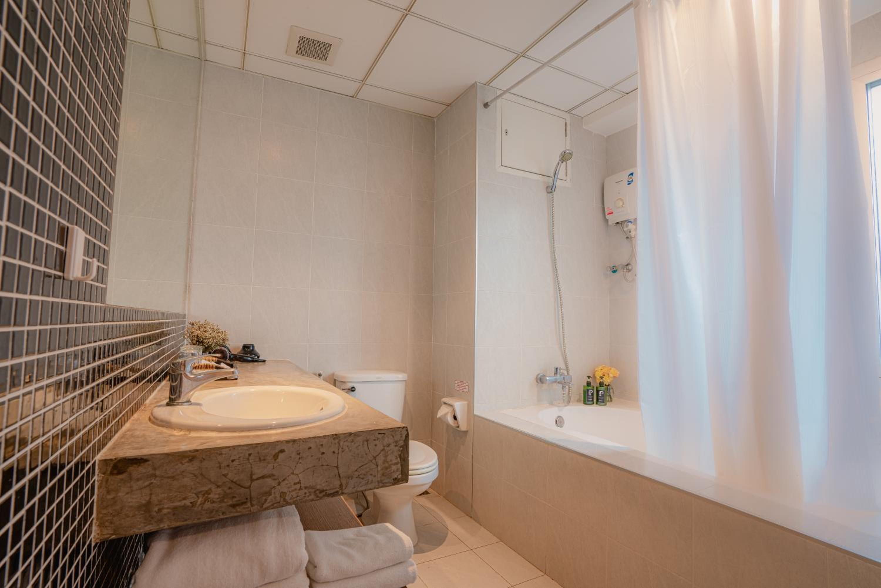 Deluxe Double Room photo 2