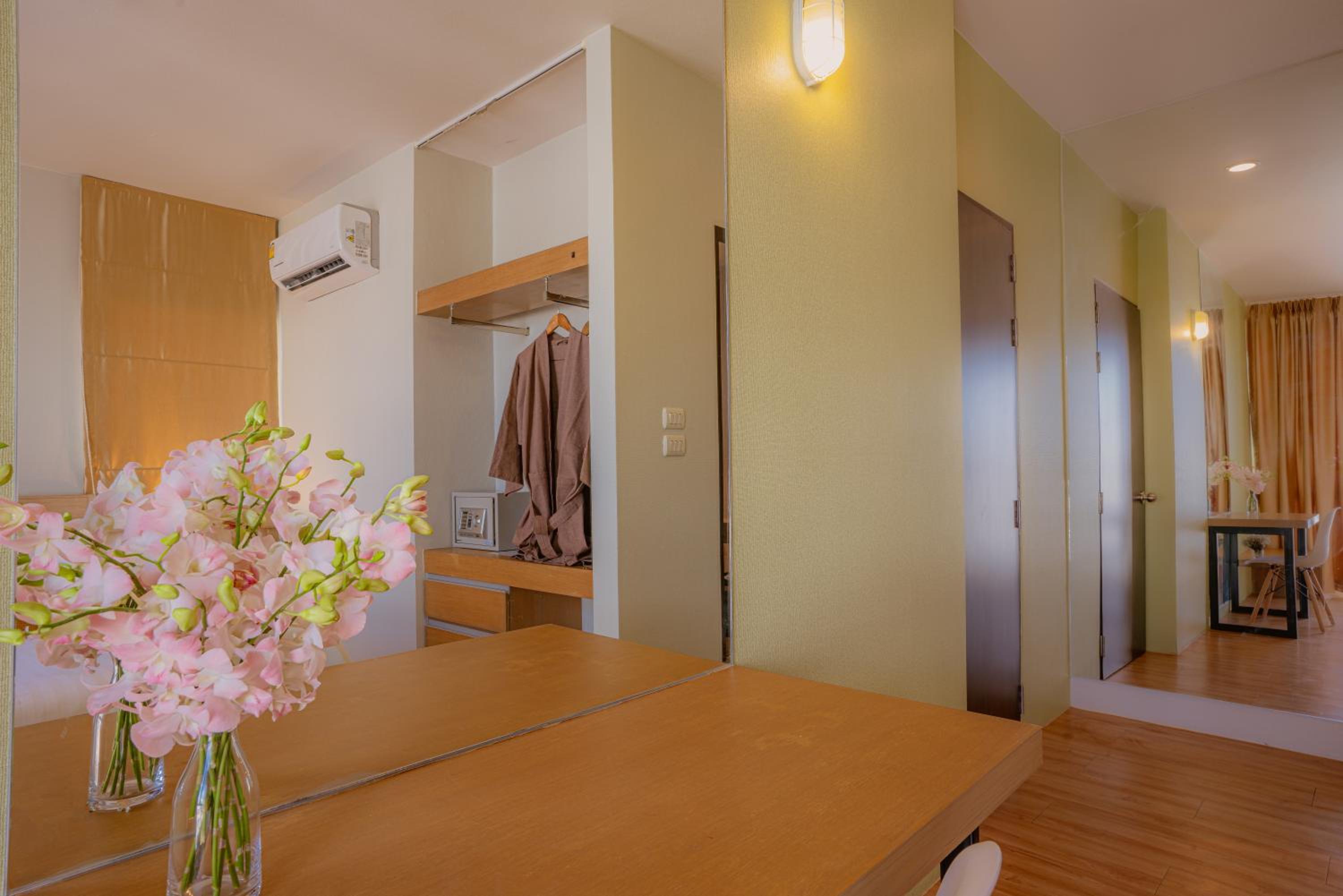 One-Bedroom Suite photo 3