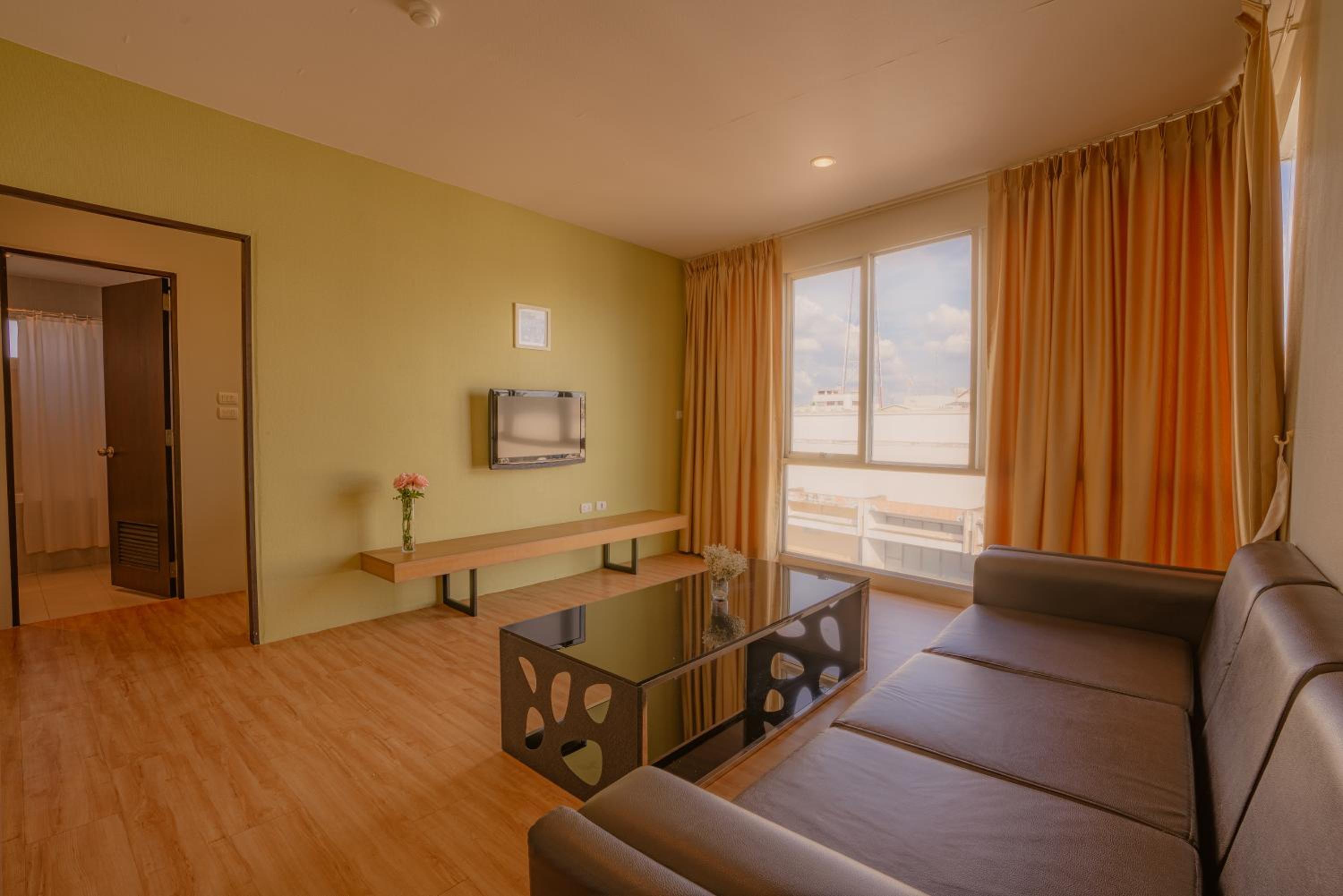 One-Bedroom Suite photo 3