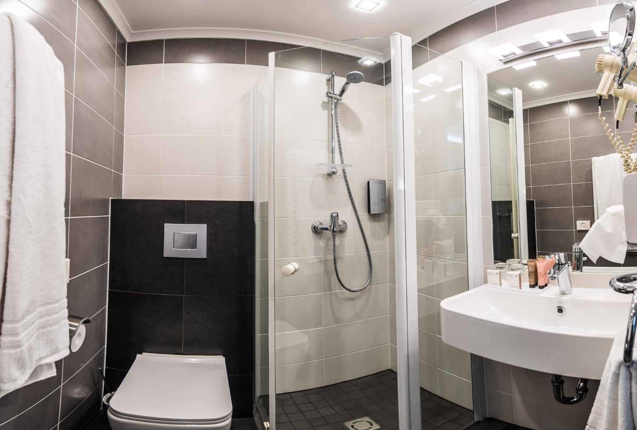 Small Double or Twin Room - Photo 2