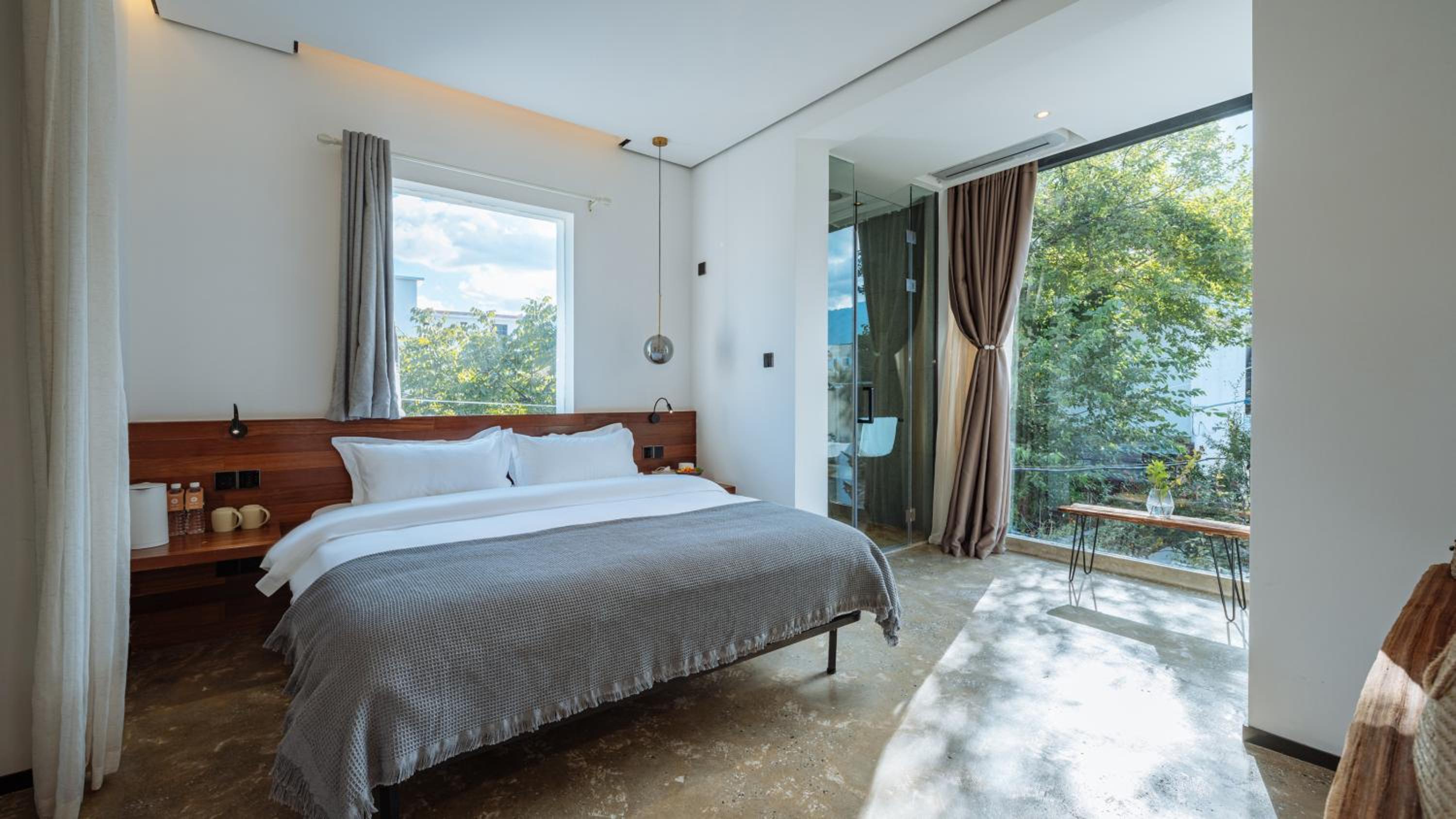 Queen Room with Garden View