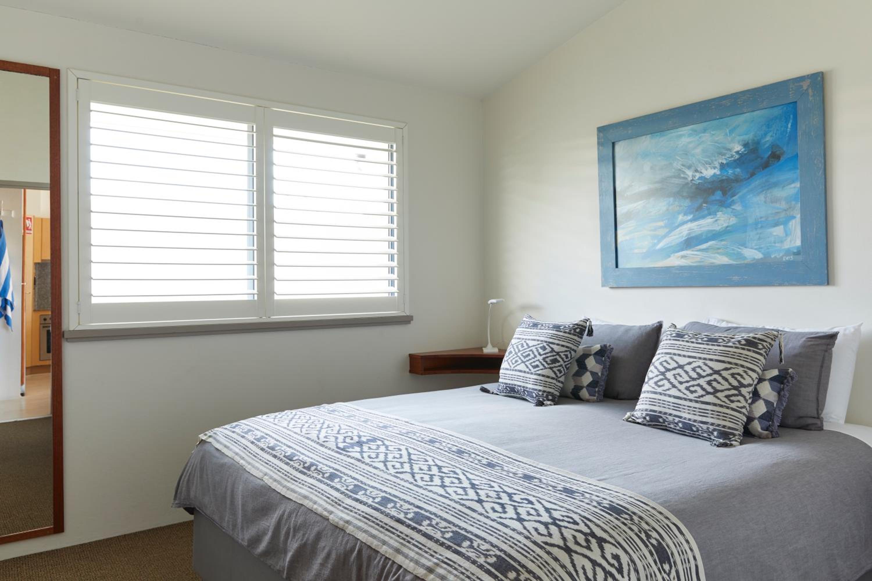 Superior Two-Bedroom Apartment thumbnail 6