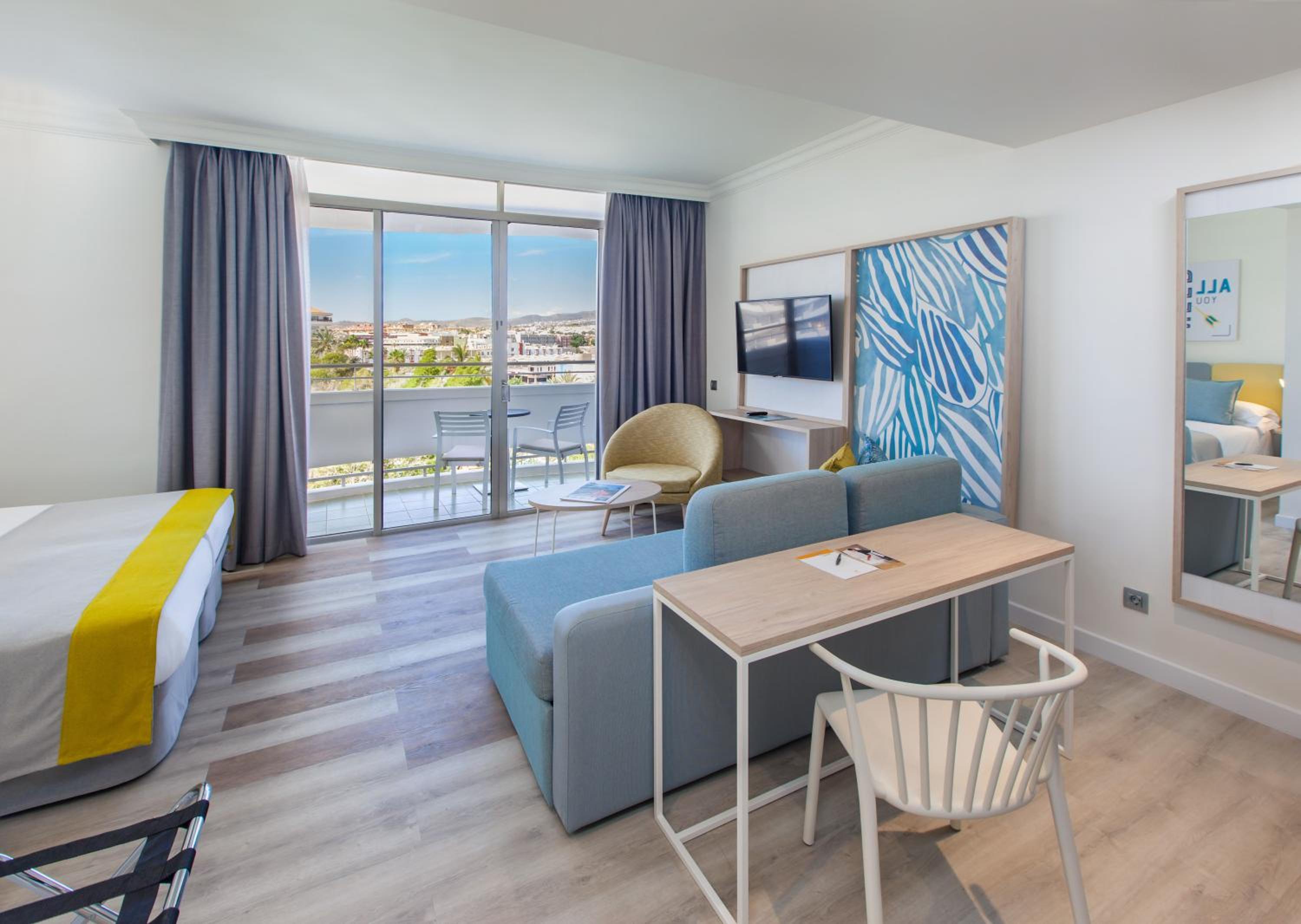hotel room with a nice view of the ocean?