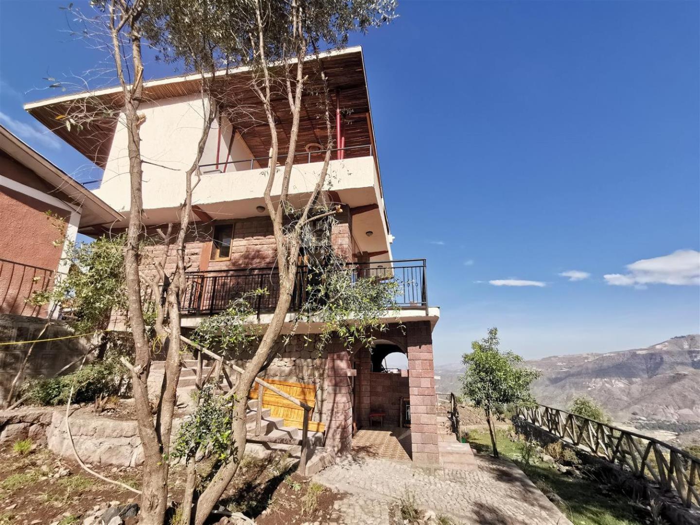 Apartment With Mountain View photo 2