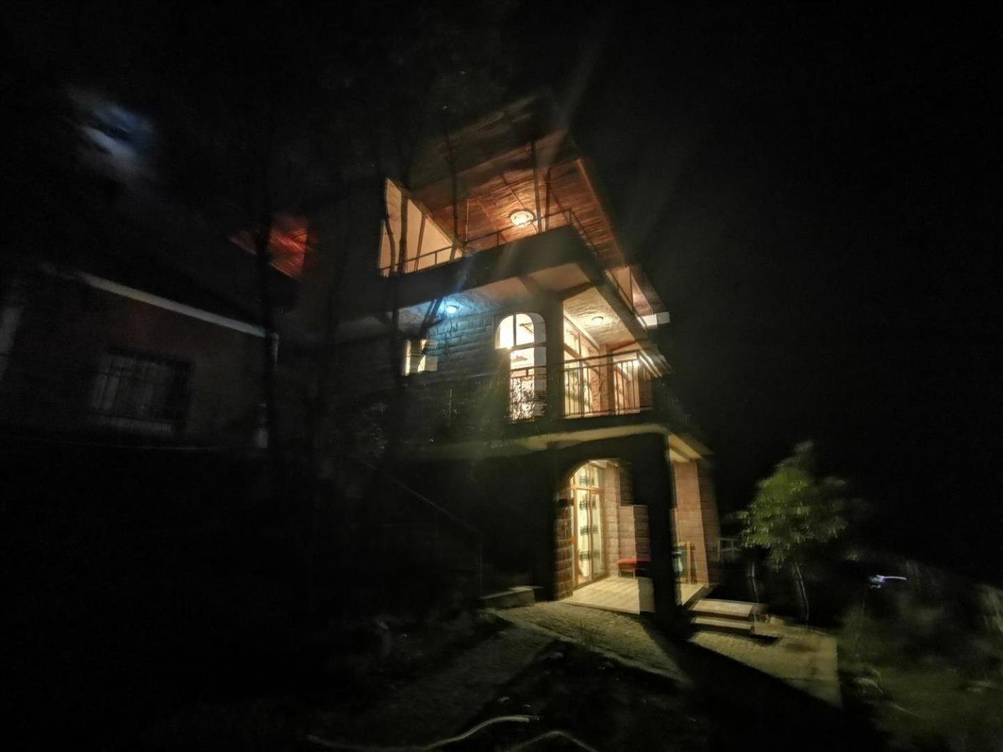 Apartment With Mountain View photo 3