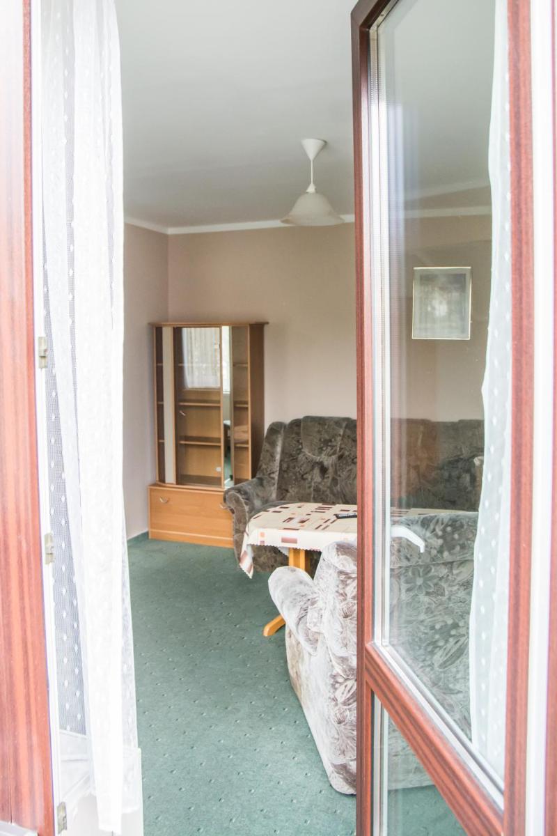 King Suite with Balcony - Photo 10