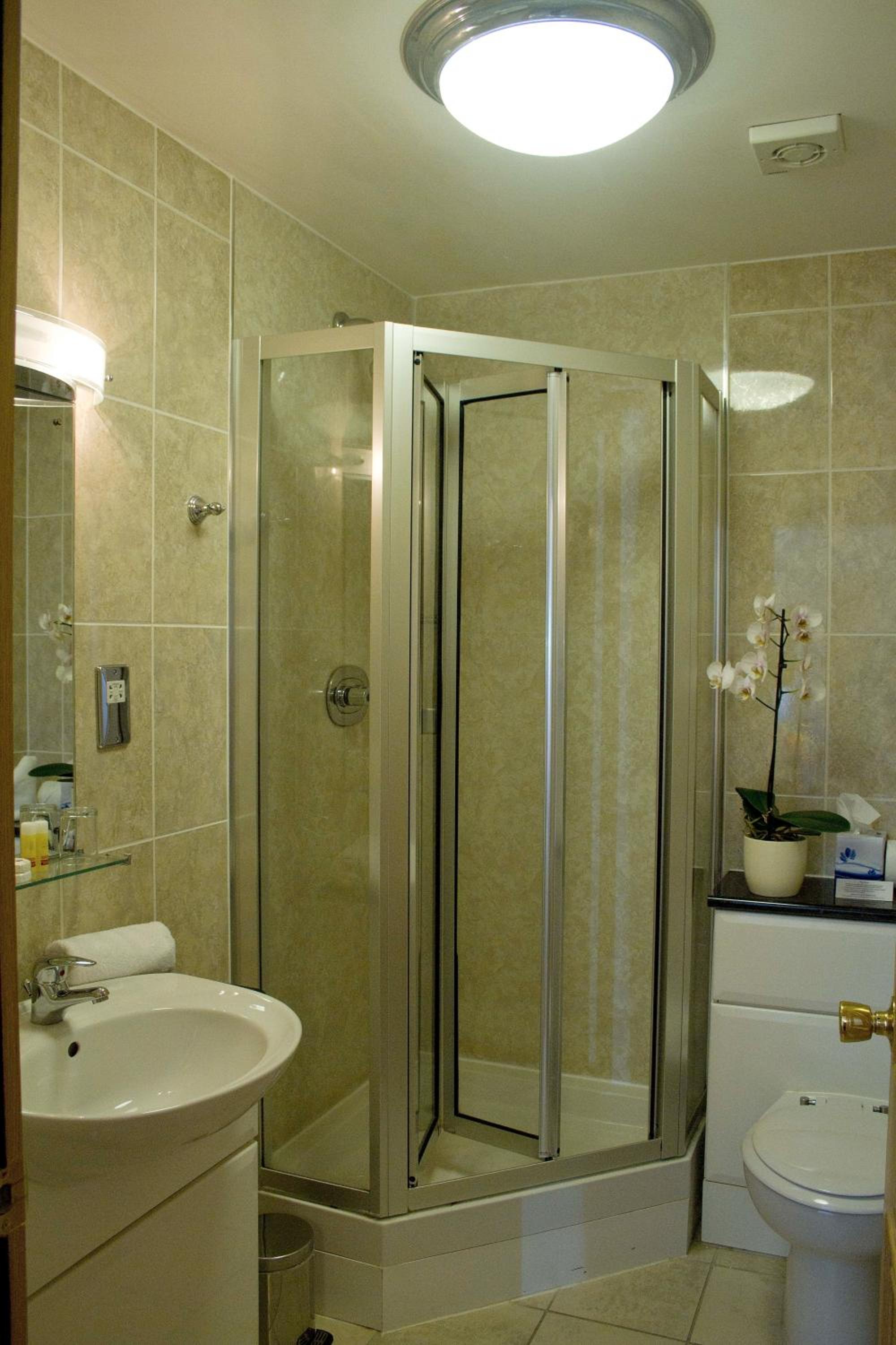 Standard Double Room - Photo 7